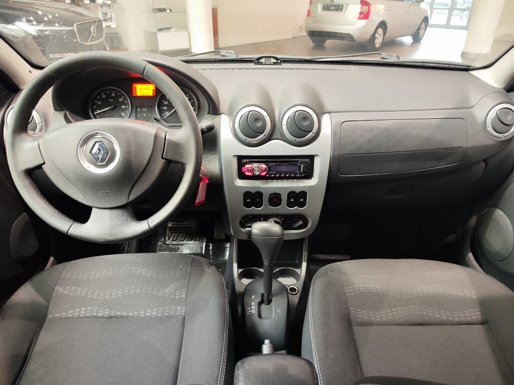 Автомобиль Renault Sandero Stepway 1.6 AT (103 л.с.) - 14