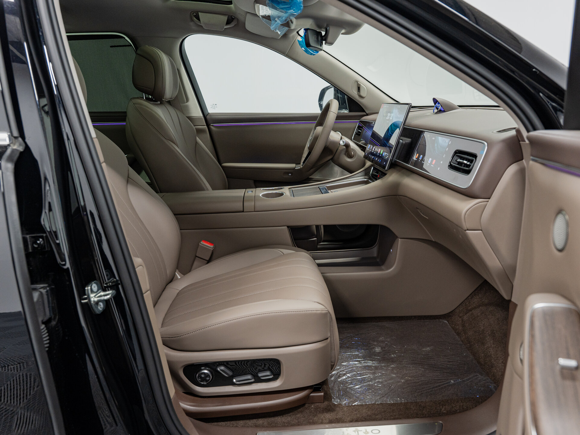 Автомобиль Aito M7 53.4 kWh 1.5hyb AT (533 л.с.) 4WD - 13