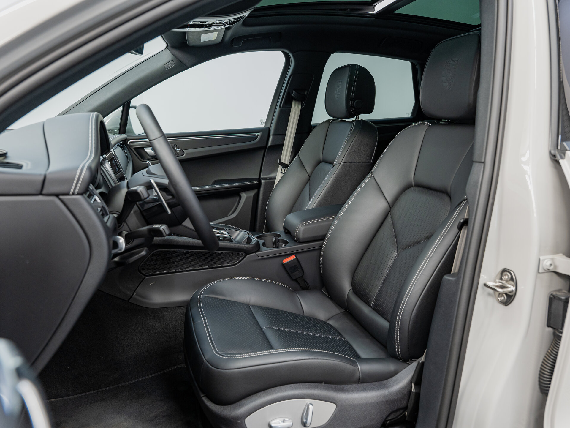 Автомобиль Porsche Macan 2.0 AMT (265 л.с.) 4WD - 19
