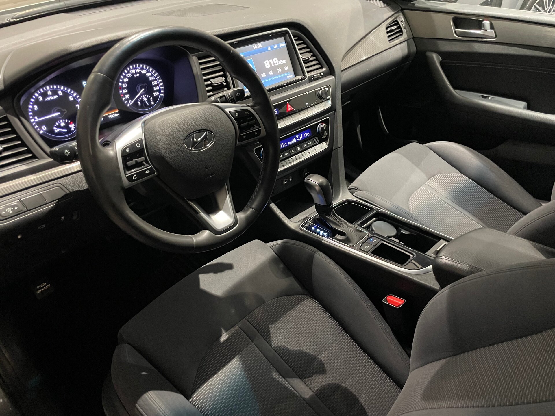 Автомобиль Hyundai Sonata 2.0 AT (150 л.с.) - 7