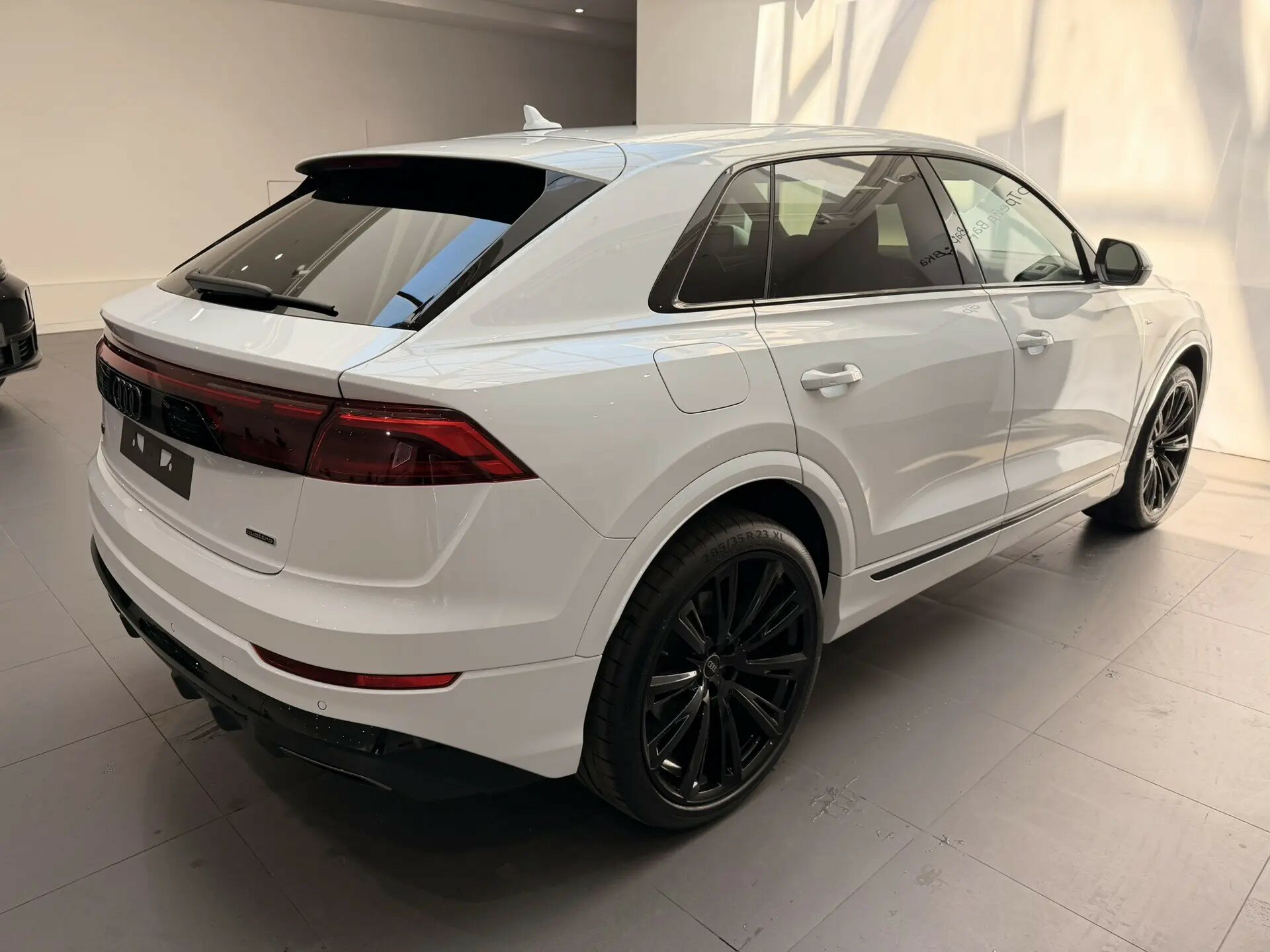 Автомобиль Audi Q8 50 TDI 3.0d AT (286 л.с.) 4WD - 4