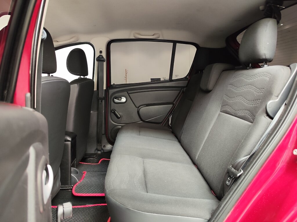 Автомобиль Renault Sandero Stepway 1.6 AT (103 л.с.) - 9