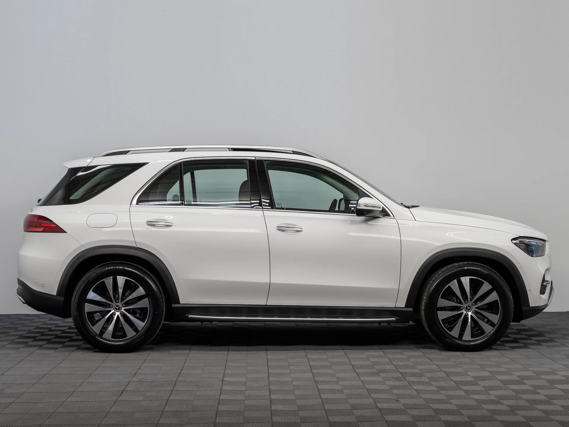 Автомобиль Mercedes-Benz GLE 300 d 2.0d AT (269 л.с.) 4WD - 8
