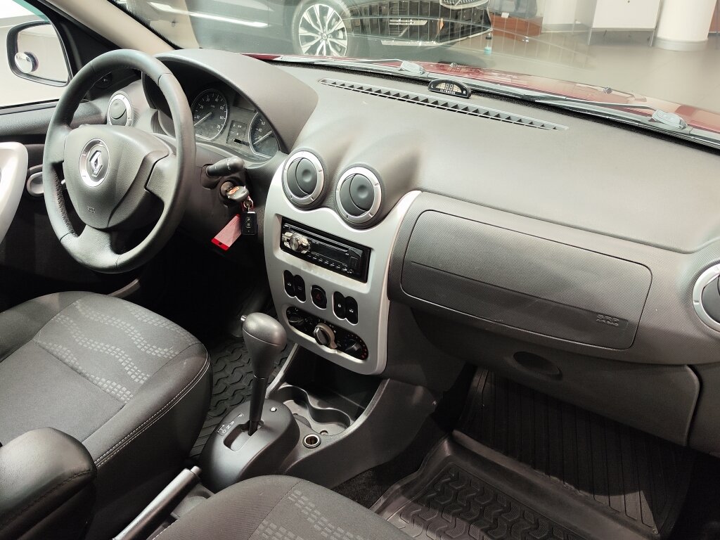 Автомобиль Renault Sandero Stepway 1.6 AT (103 л.с.) - 12
