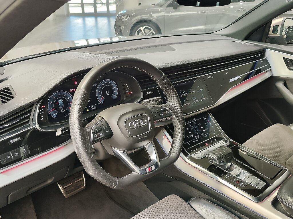 Автомобиль Audi Q8 55 TFSI 3.0 AT (340 л.с.) 4WD - 7