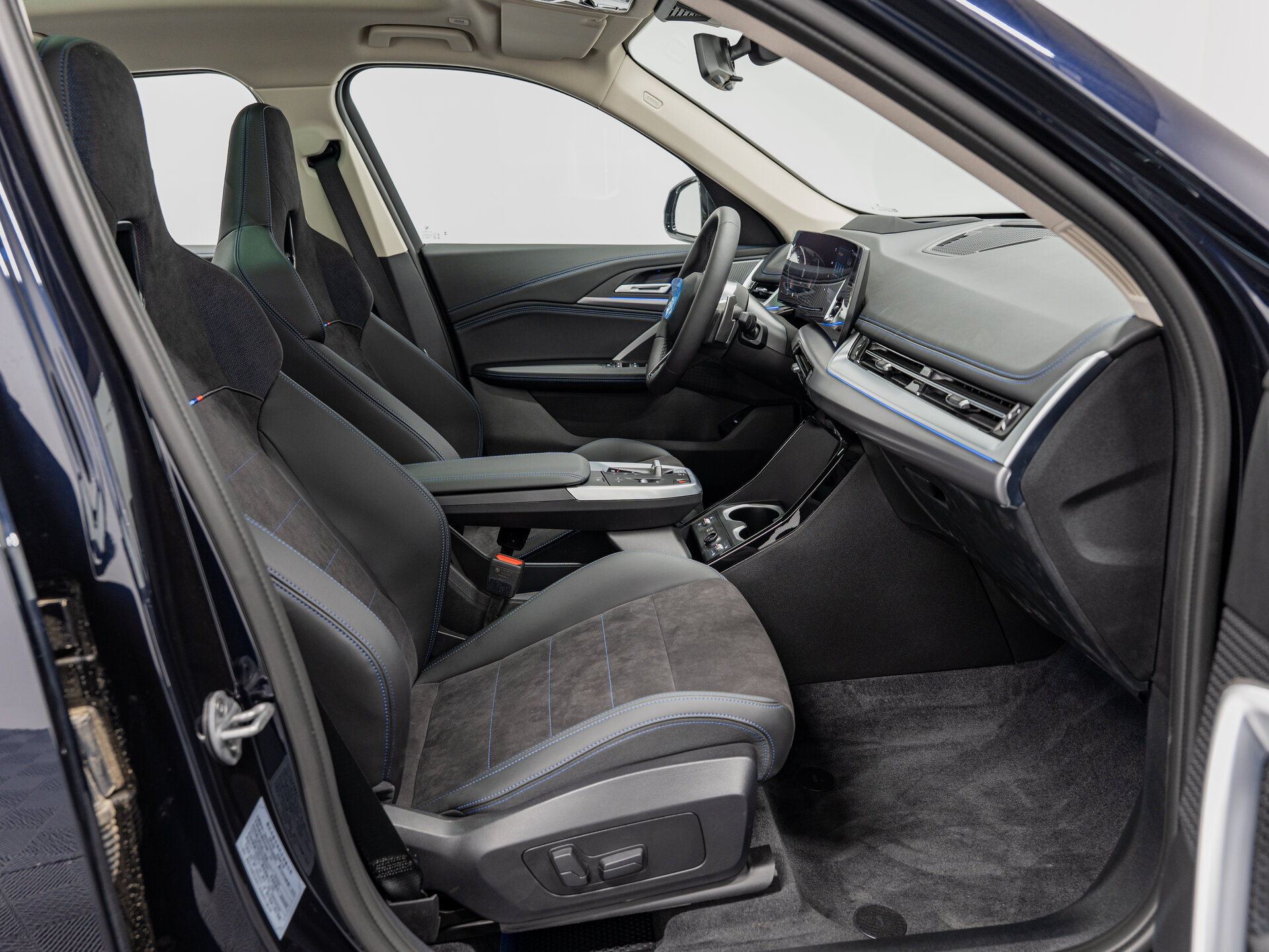 Автомобиль BMW X1 25Li xDrive 2.0 AMT (204 л.с.) 4WD - 13