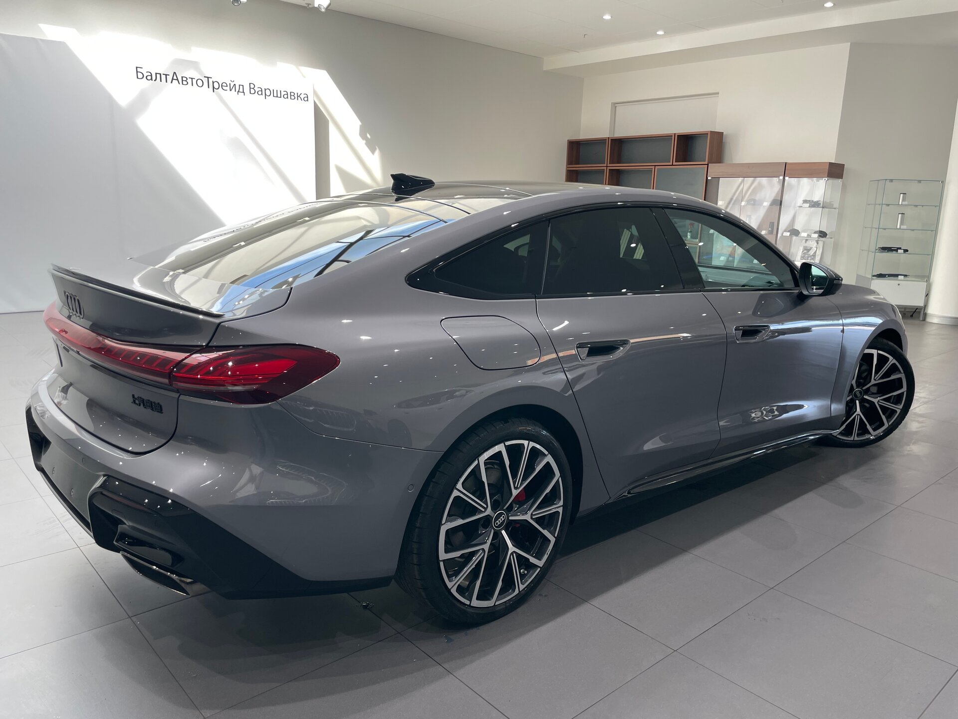 Автомобиль Audi A5 L Sportback 2.0 AMT (204 л.с.) 4WD - 5
