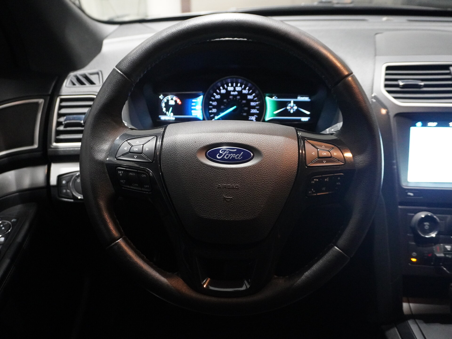 Автомобиль Ford Explorer 3.5 AT (249 л.с.) 4WD - 19