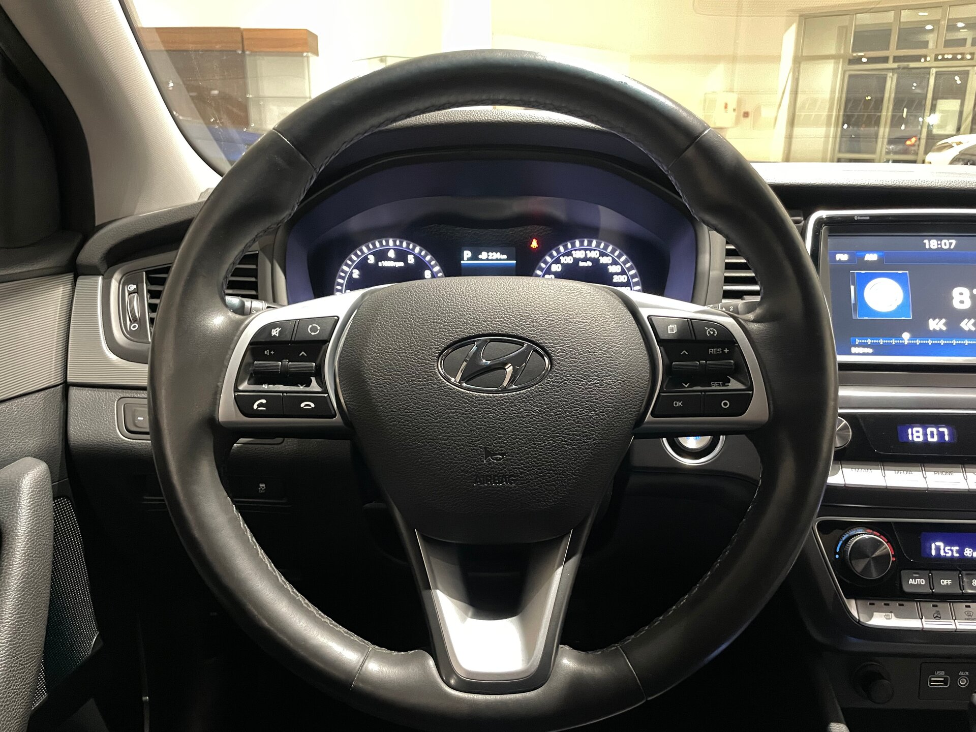 Автомобиль Hyundai Sonata 2.0 AT (150 л.с.) - 16