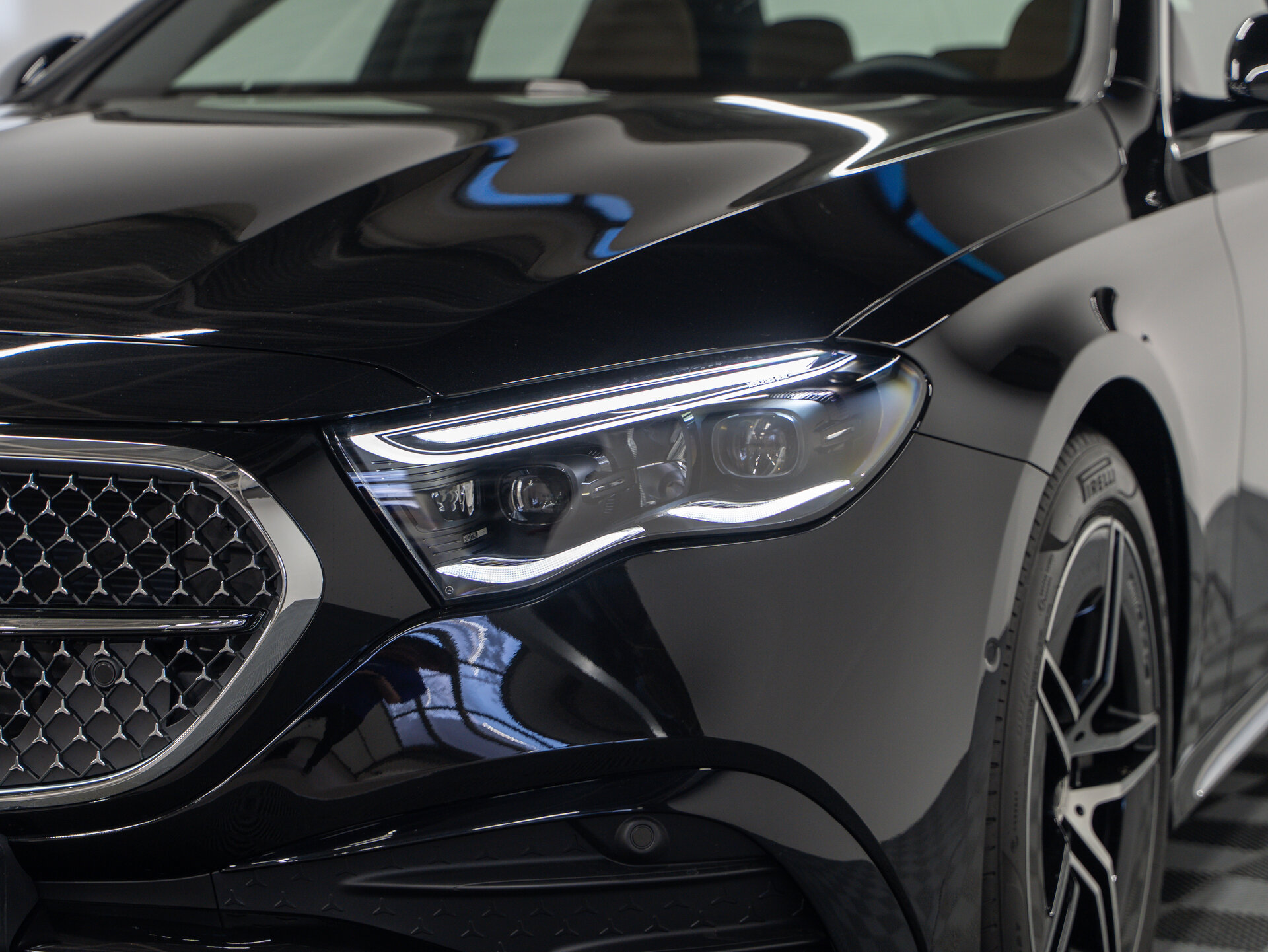 Автомобиль Mercedes-Benz E-Класс 300 2.0 AT (258 л.с.) 4WD - 2