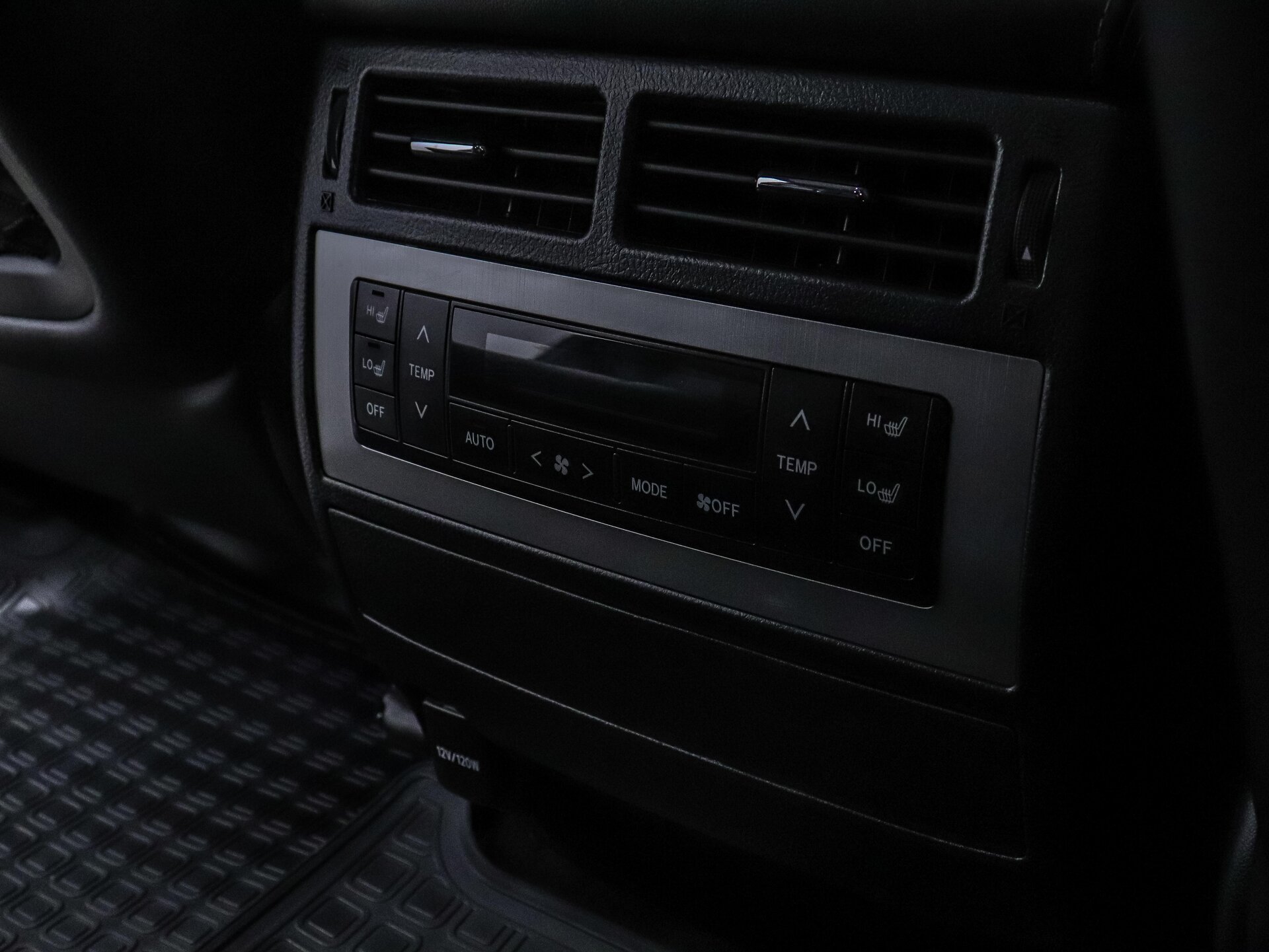 Toyota Land Cruiser 2019 29