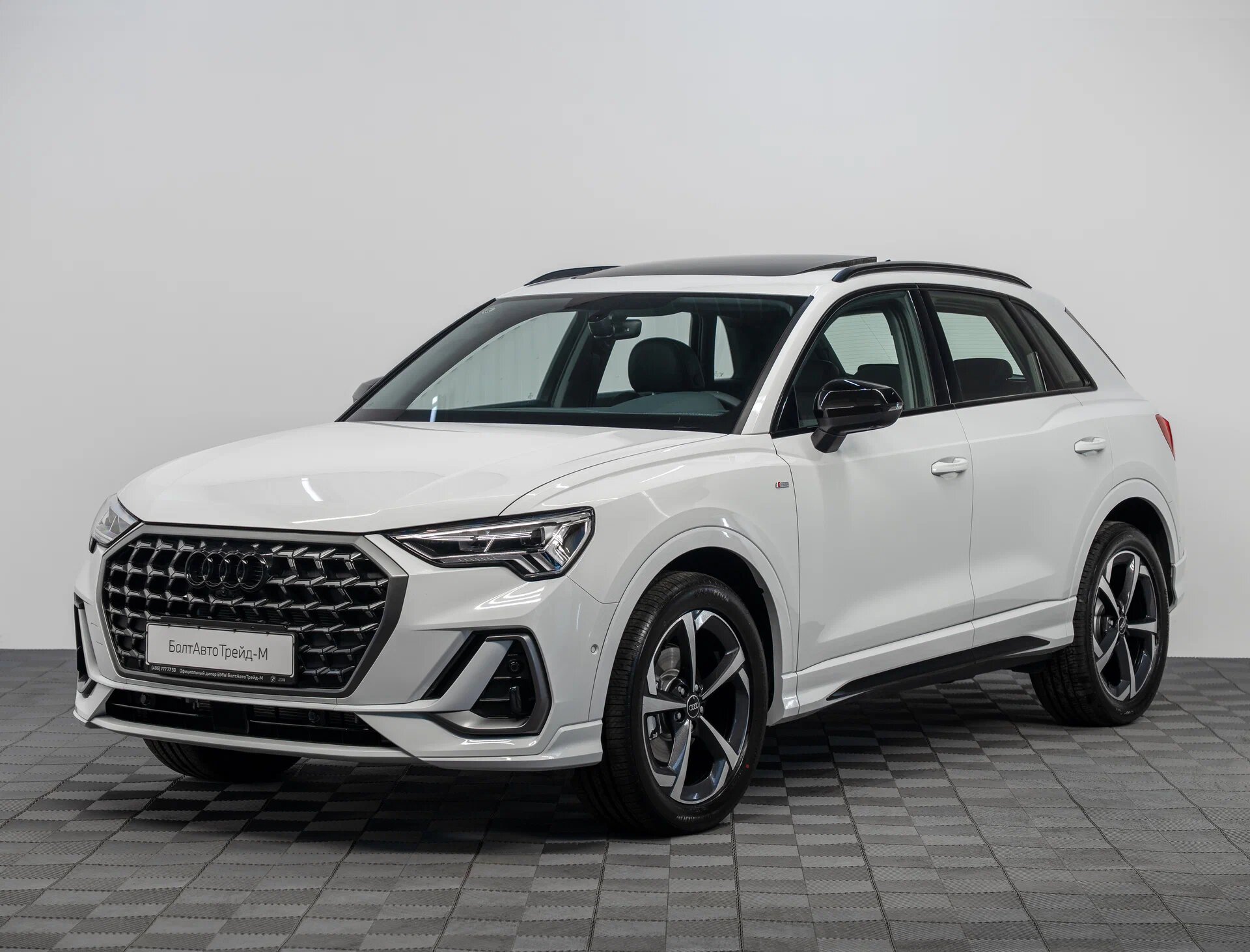 Автомобиль Audi Q3 35 TFSI 1.5 AMT (160 л.с.) - 1