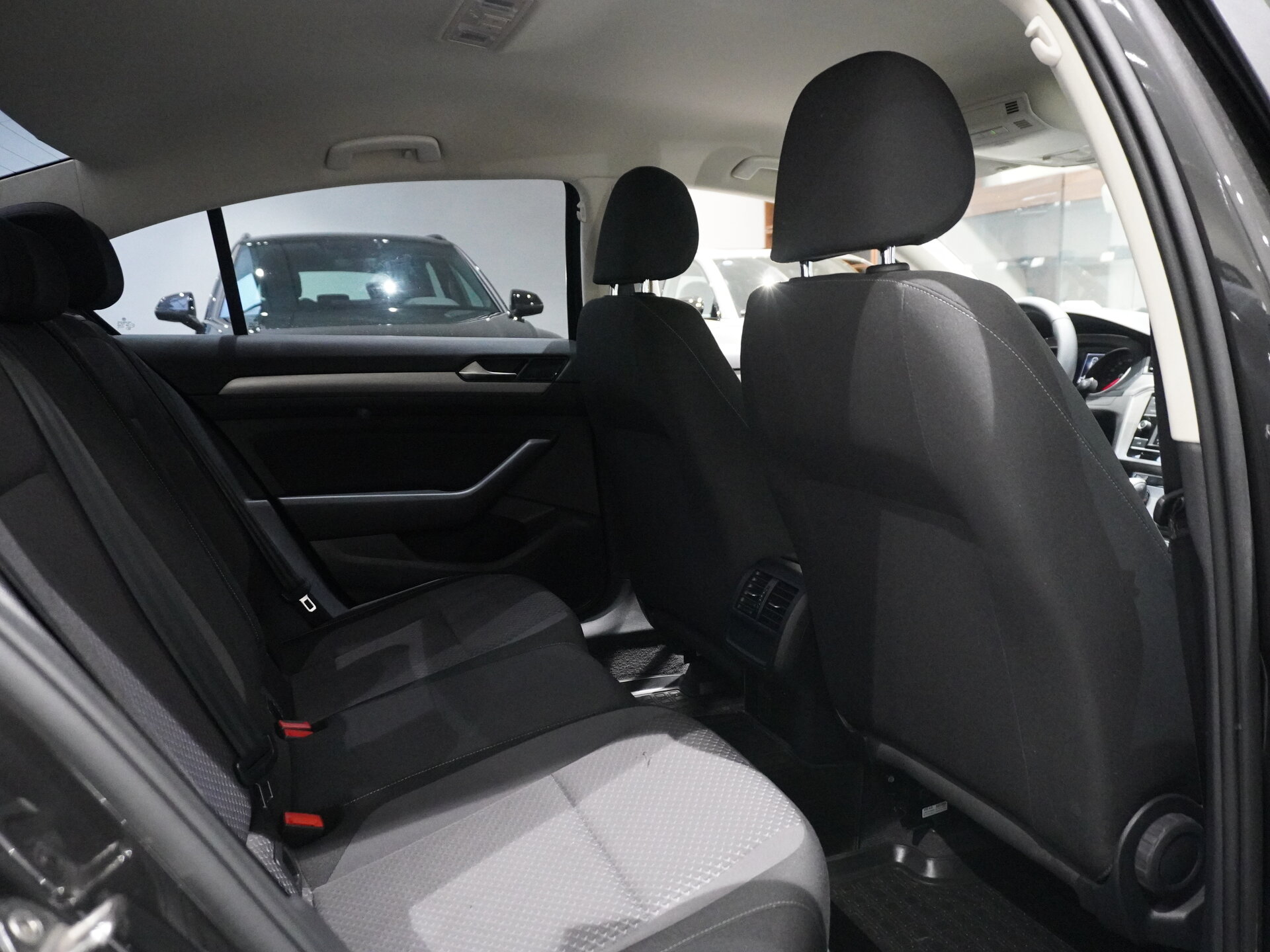 Автомобиль Volkswagen Passat 1.4 AMT (125 л.с.) - 10