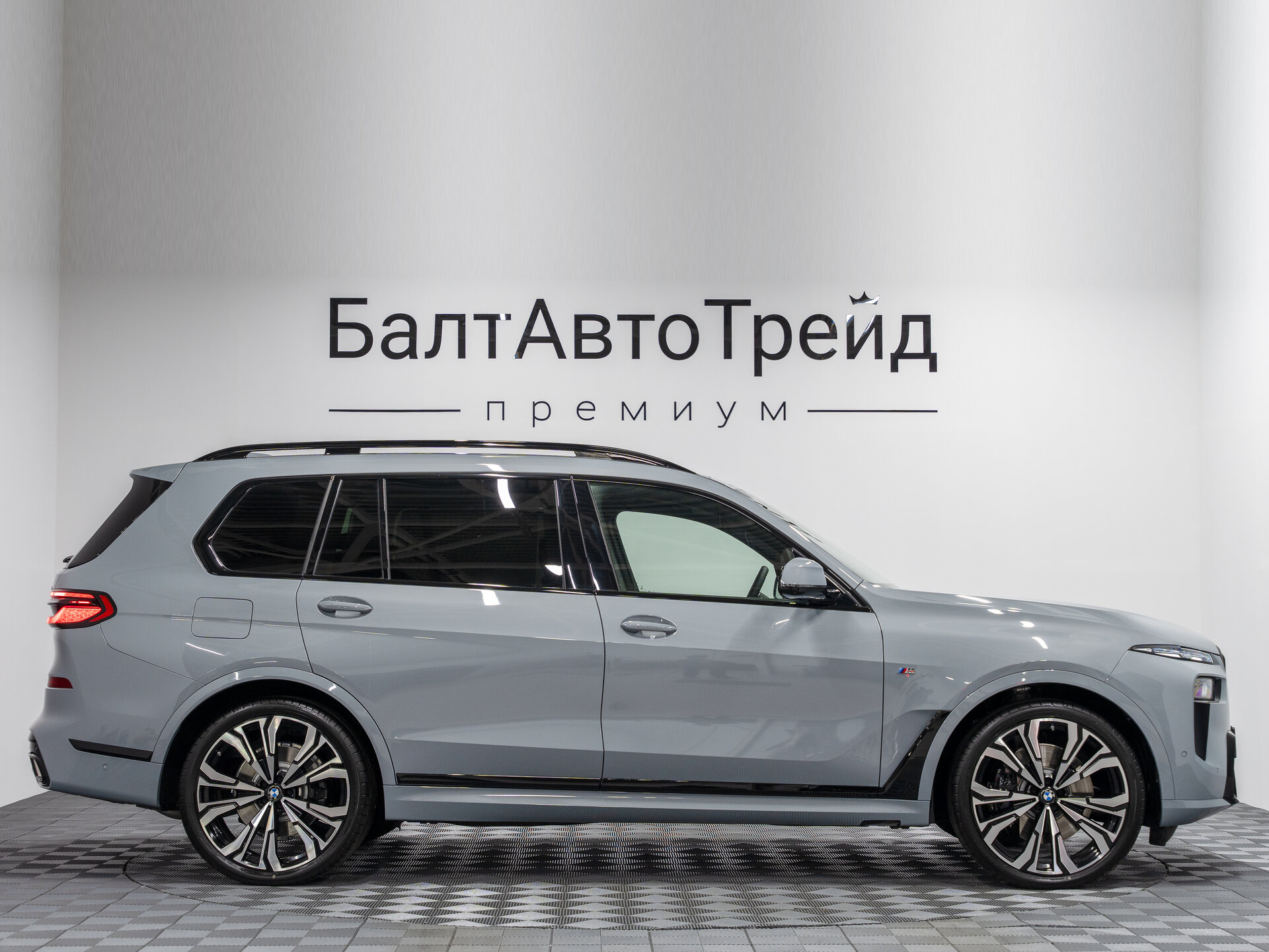 Автомобиль BMW X7 40d 3.0d AT (340 л.с.) 4WD - 7