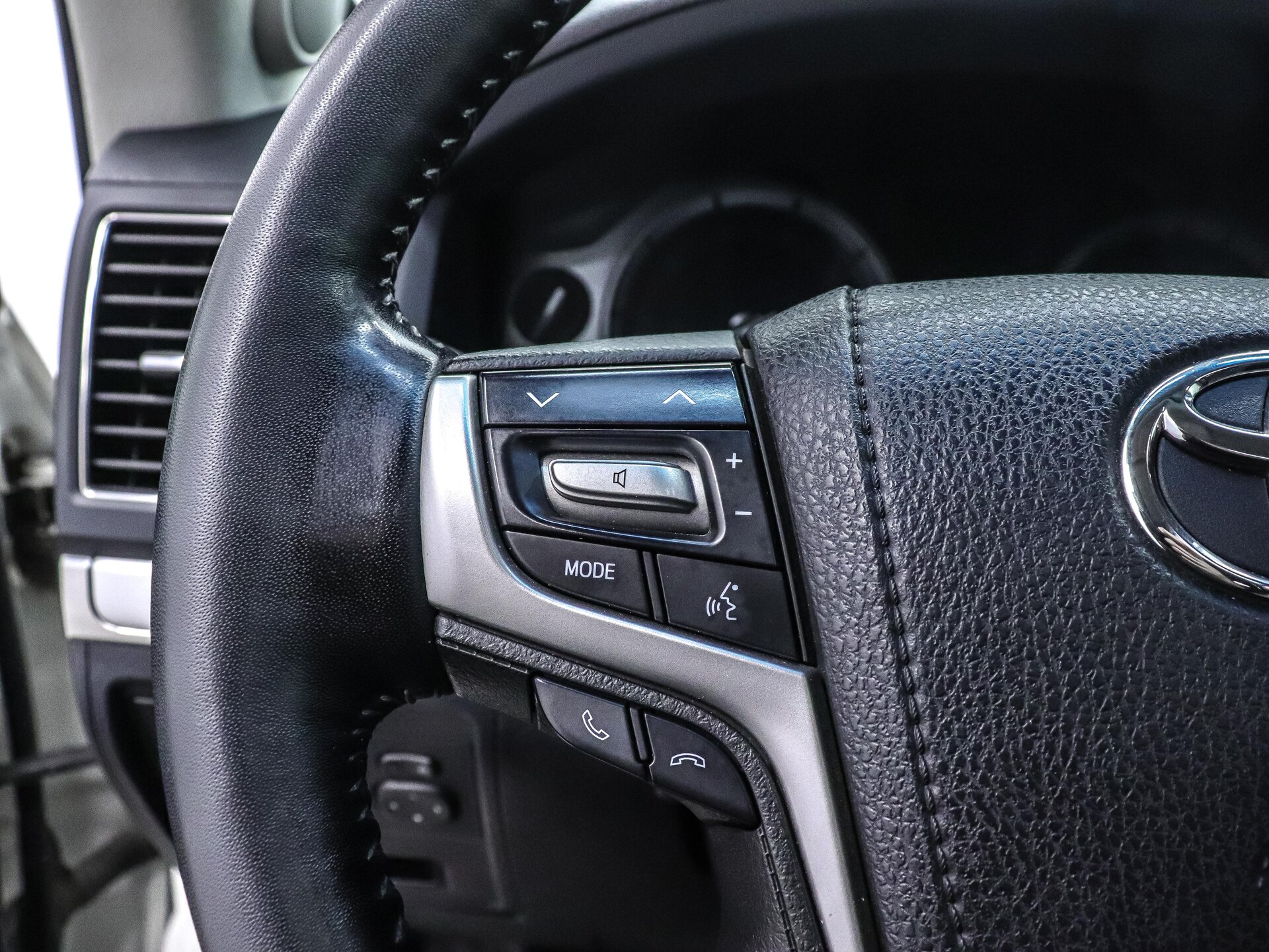 Toyota Land Cruiser 2019 18