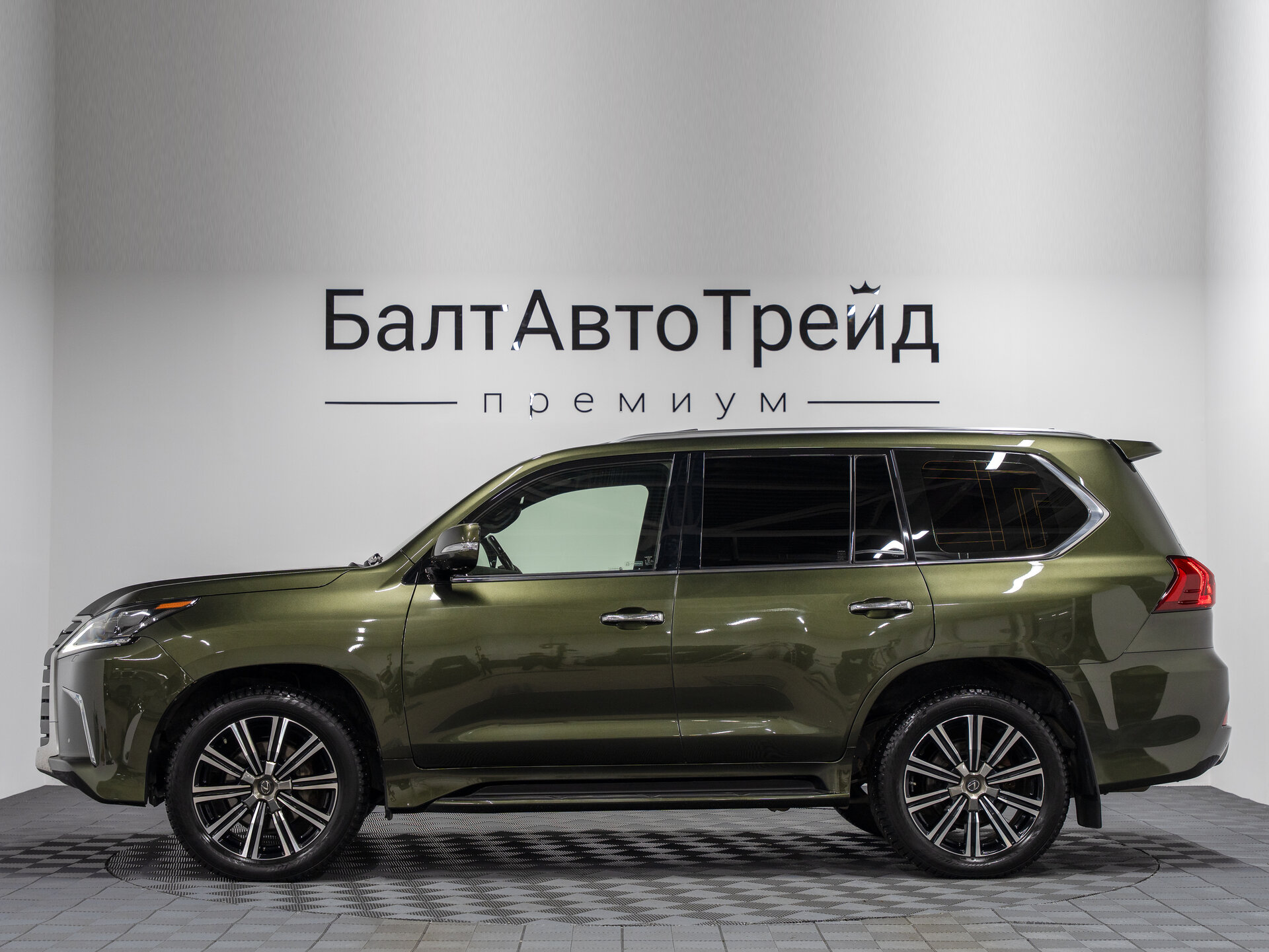 Автомобиль Lexus LX 570 5.7 AT (367 л.с.) 4WD - 9