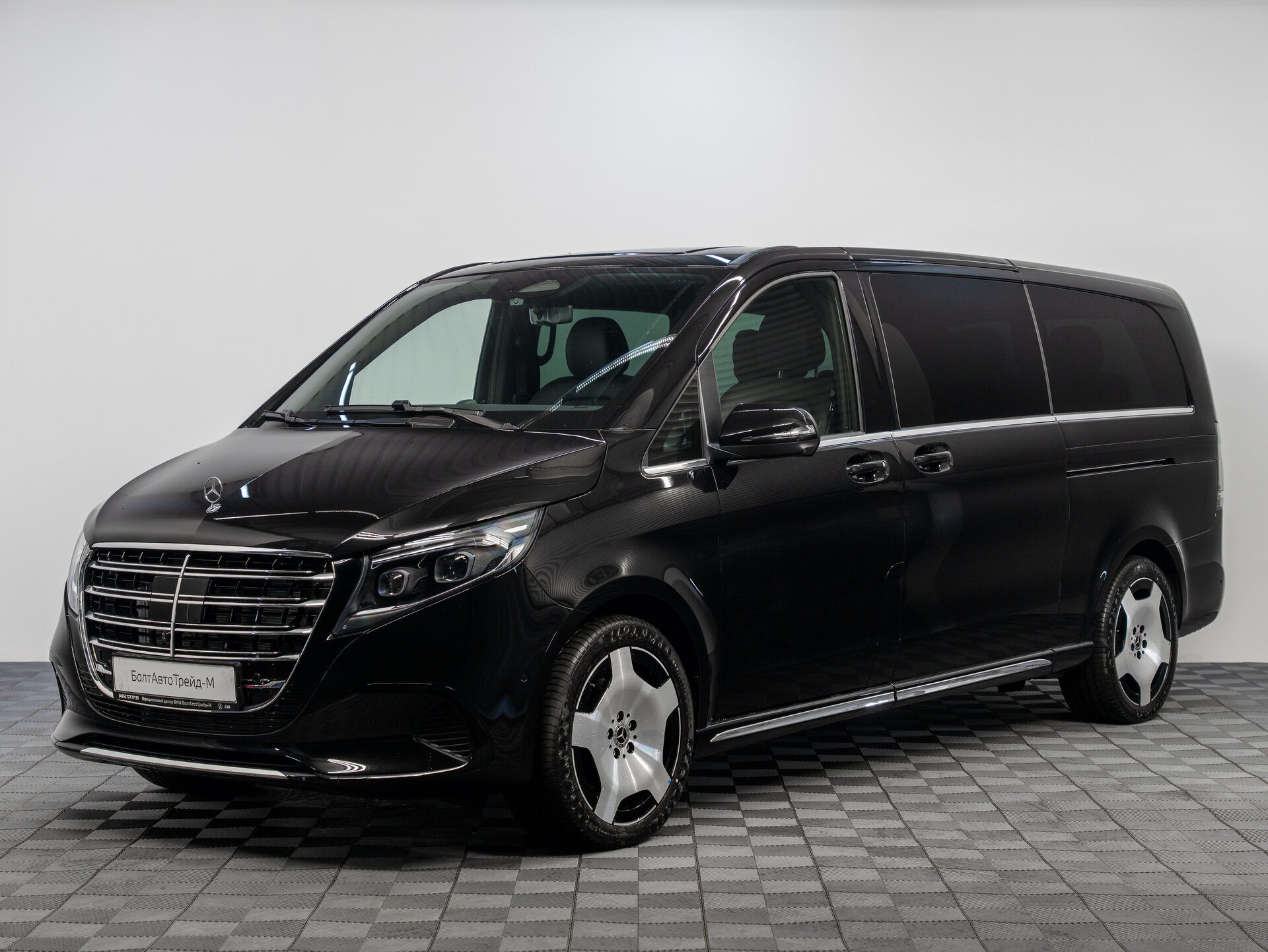 Автомобиль Mercedes-Benz V-Класс 300 d экстра длинный 2.0d AT (237 л.с.) 4WD - 1