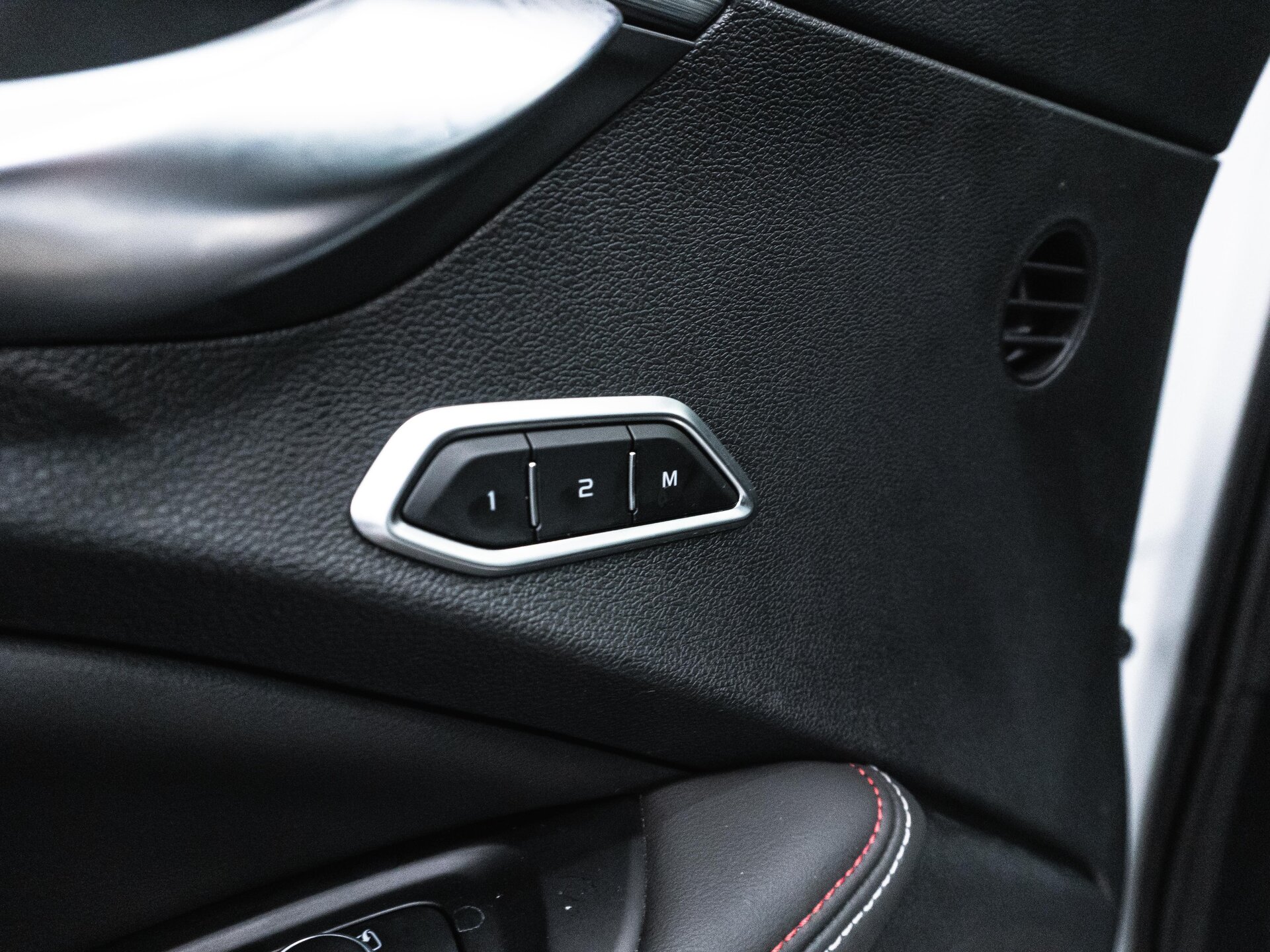 Geely Tugella 2022 17