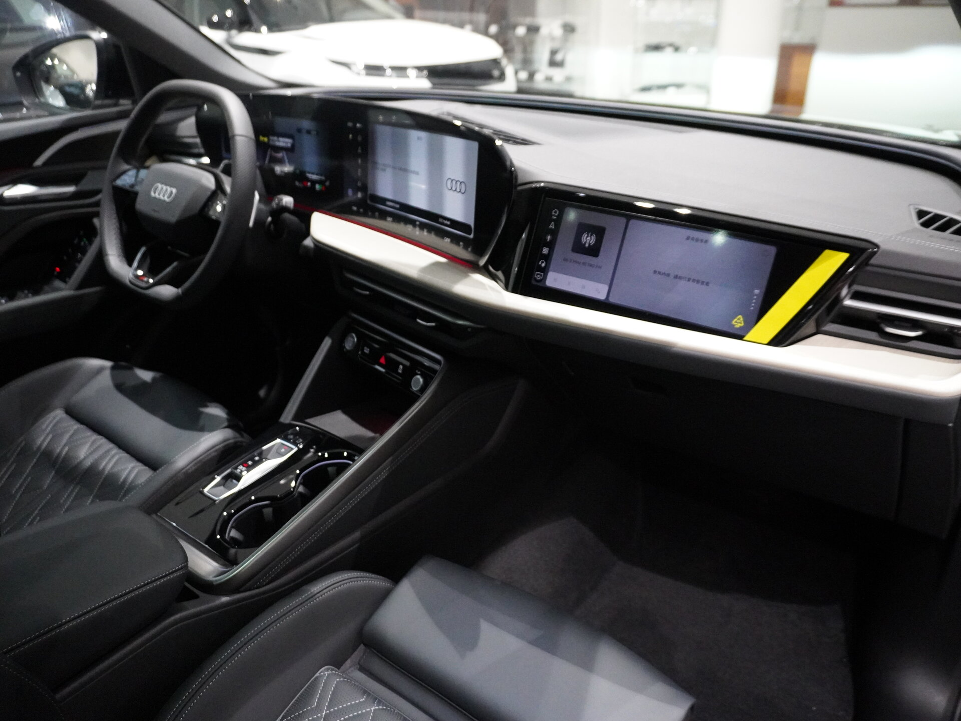 Автомобиль Audi Q5 L 2.0 AMT (204 л.с.) 4WD - 18