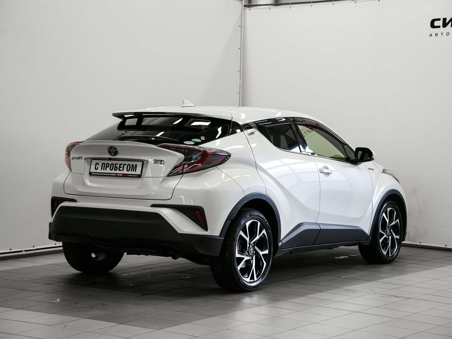 Toyota C-HR 2017 4