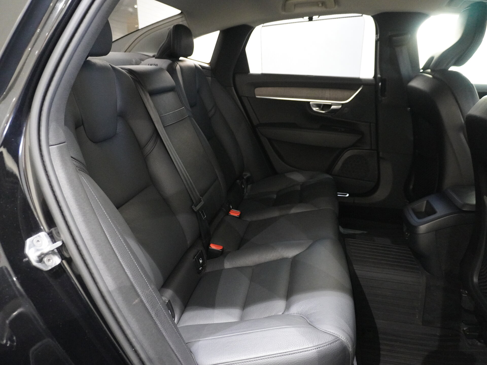 Автомобиль Volvo S90 2.0 AT (190 л.с.) - 14