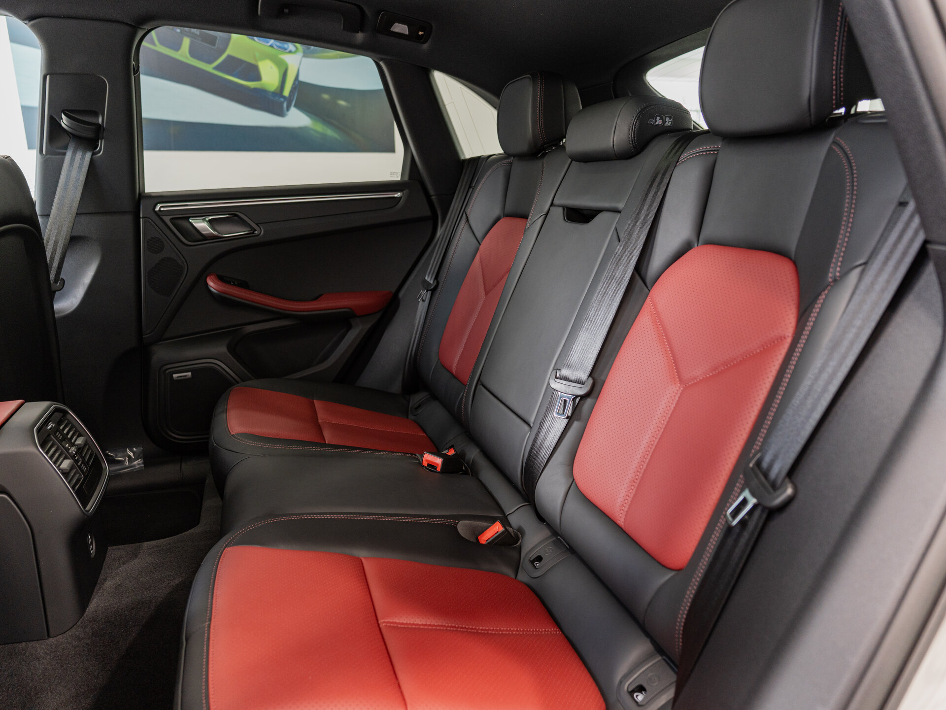 Автомобиль Porsche Macan 2.0 AMT (265 л.с.) 4WD - 16