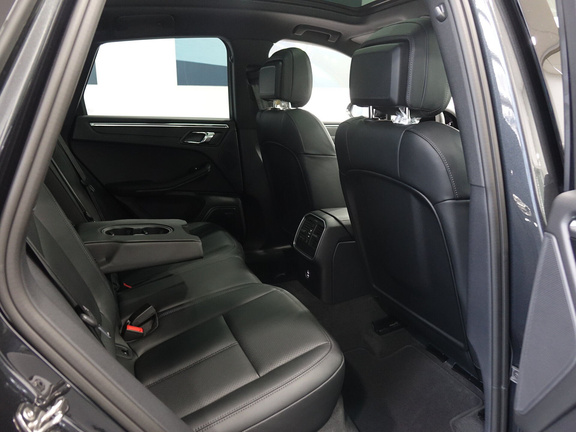 Автомобиль Porsche Macan 2.0 AMT (265 л.с.) 4WD - 18