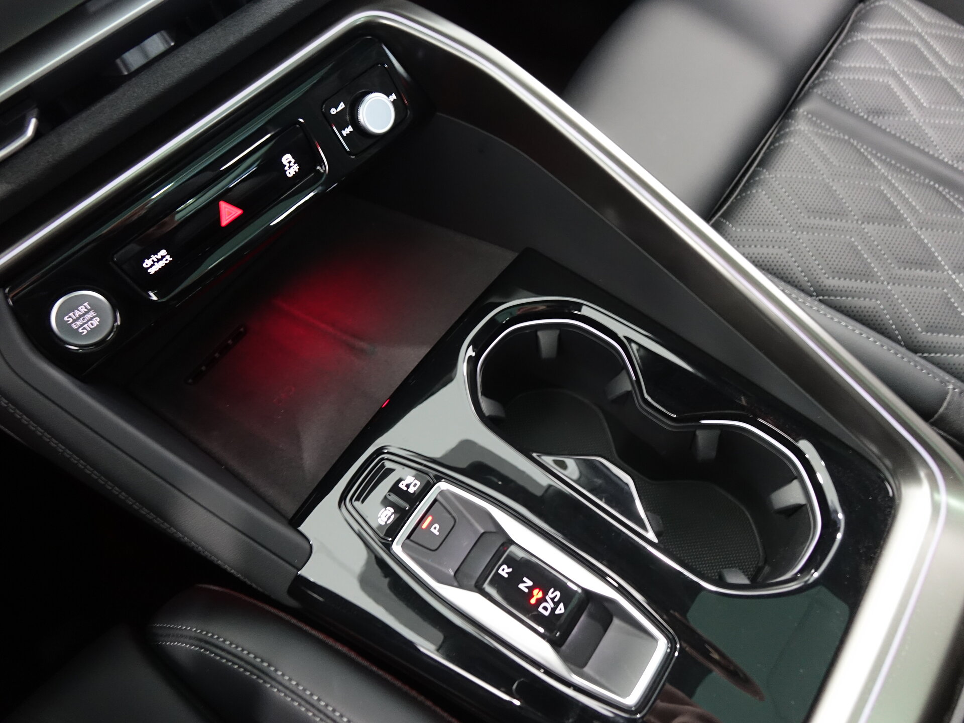 Автомобиль Audi Q5 L 2.0 AMT (204 л.с.) 4WD - 17