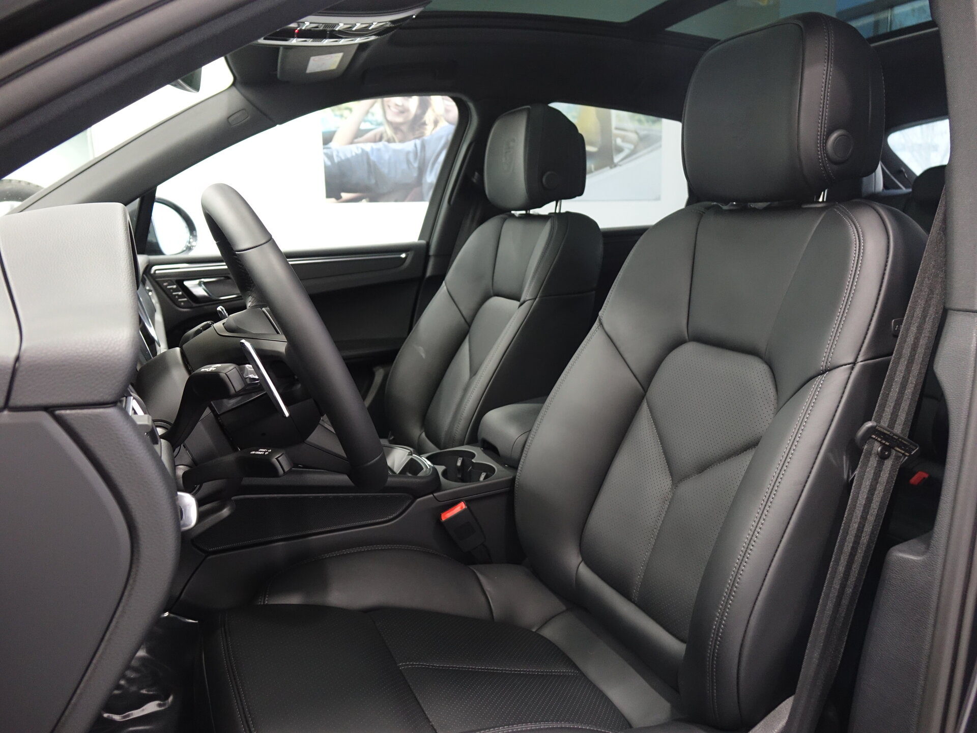 Автомобиль Porsche Macan 2.0 AMT (265 л.с.) 4WD - 10