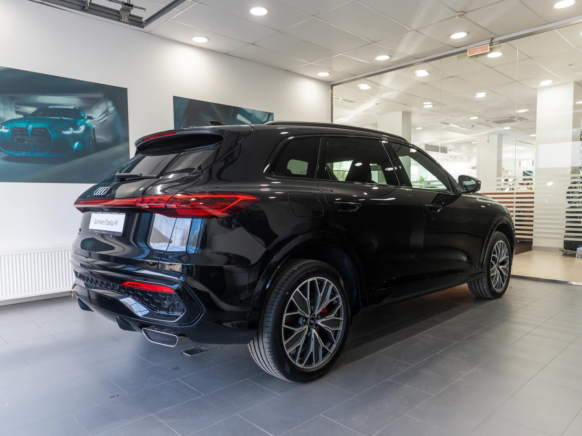 Автомобиль Audi Q5 L 2.0 AMT (204 л.с.) 4WD - 4