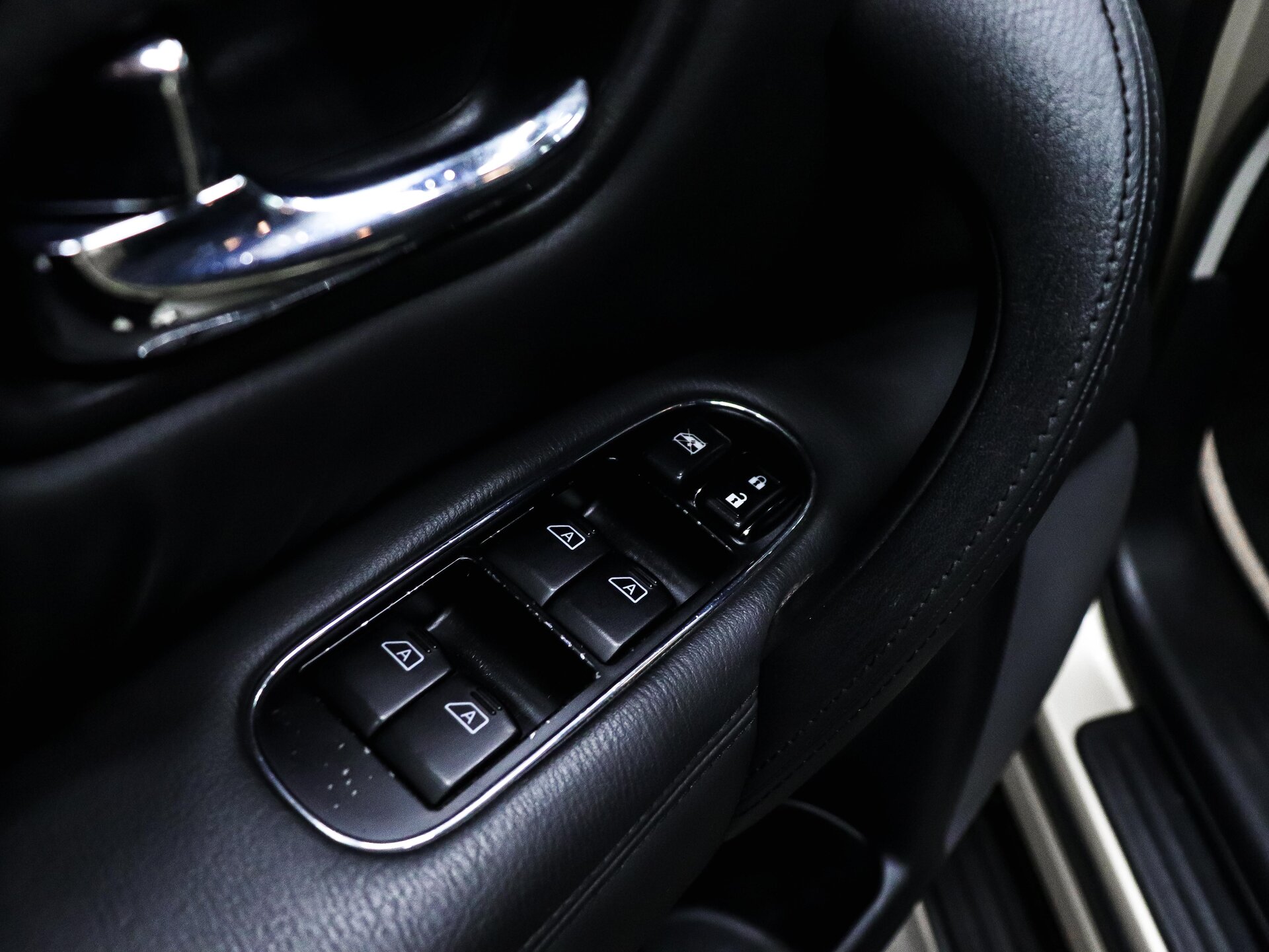 Nissan Patrol 2011 10