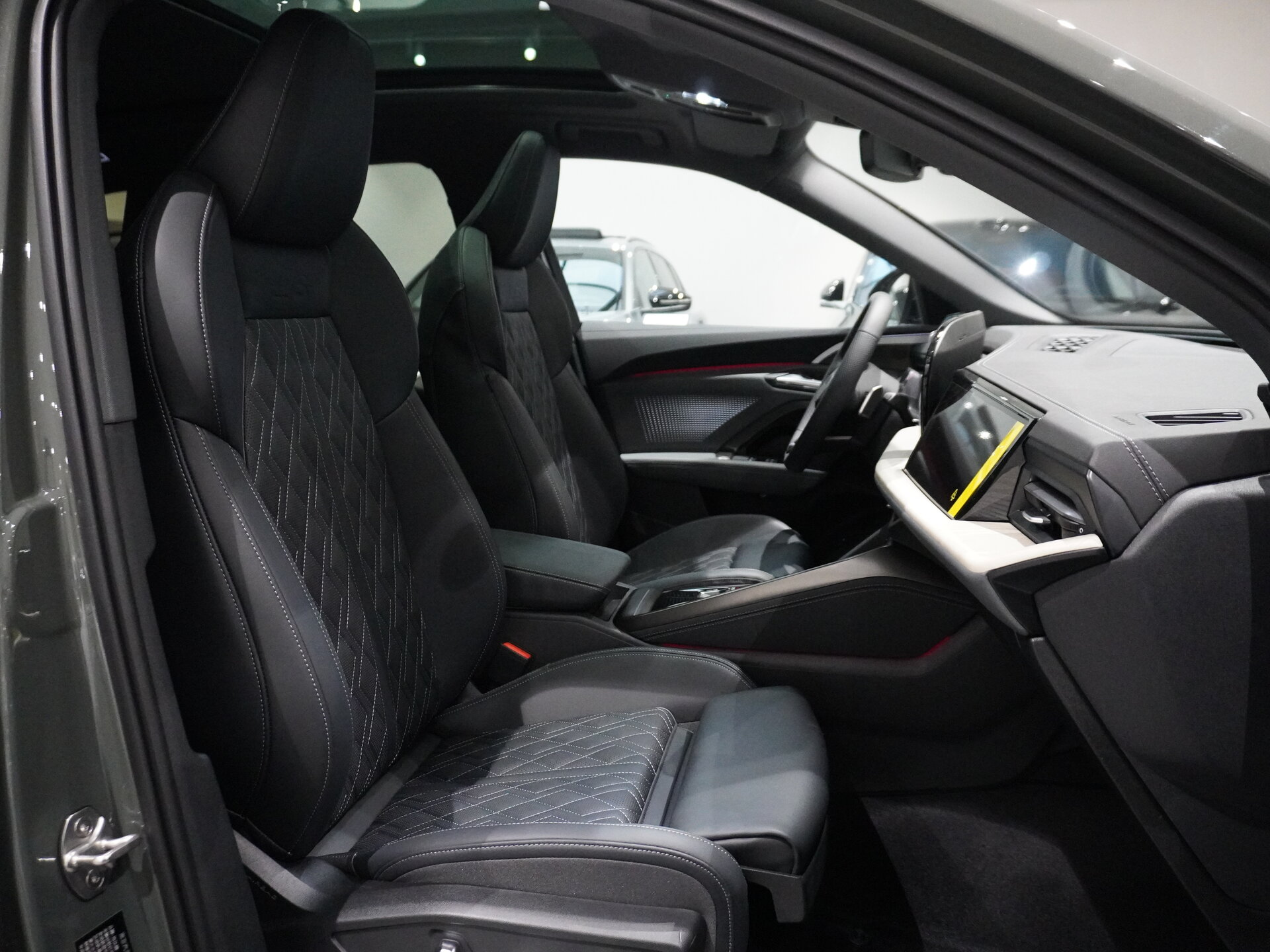 Автомобиль Audi Q5 L 2.0 AMT (204 л.с.) 4WD - 17