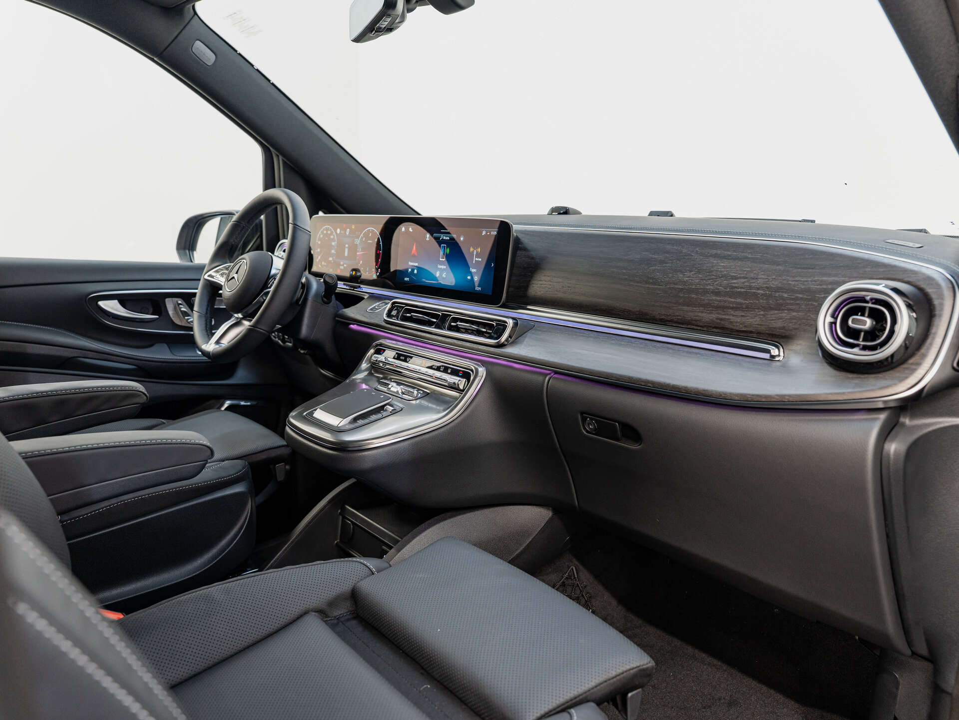 Автомобиль Mercedes-Benz V-Класс 300 d экстра длинный 2.0d AT (237 л.с.) 4WD - 15