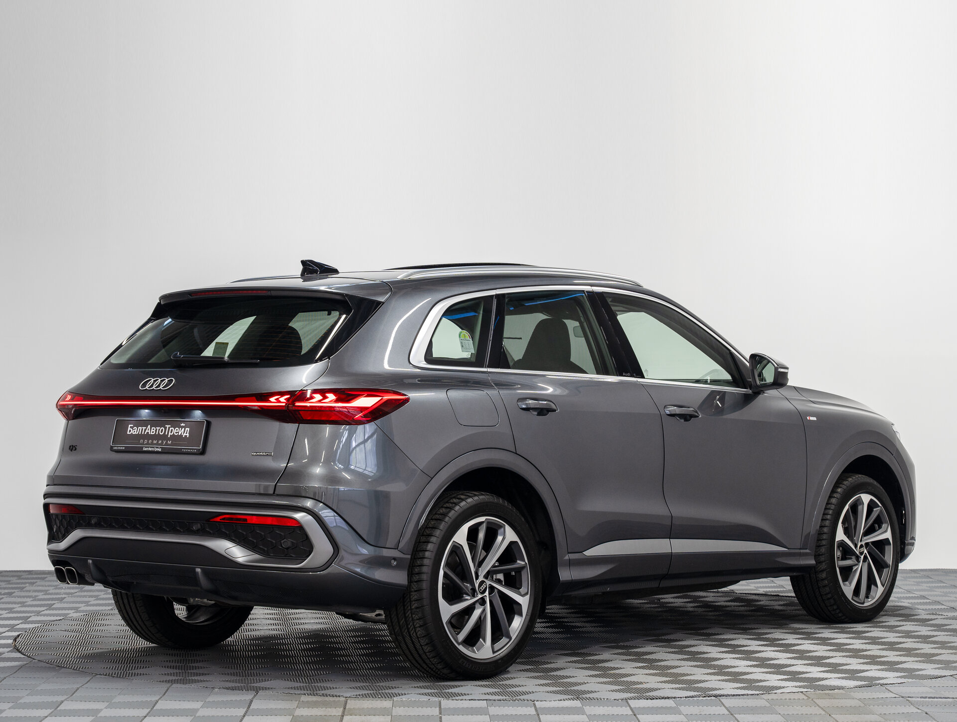 Автомобиль Audi Q5 40 TDI 2.0d AMT (204 л.с.) 4WD - 7