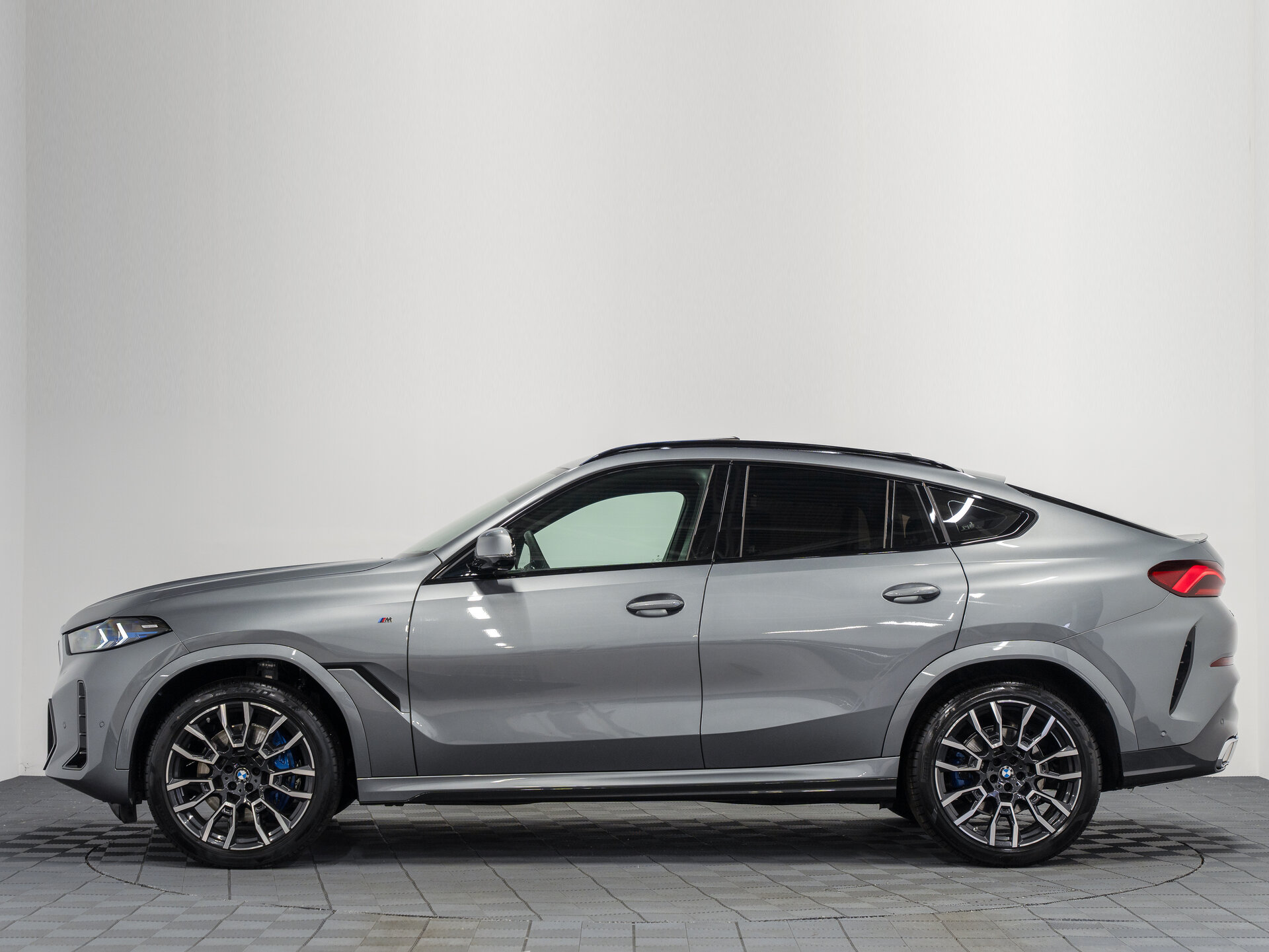 Автомобиль BMW X6 40i 3.0 AT (381 л.с.) 4WD - 11