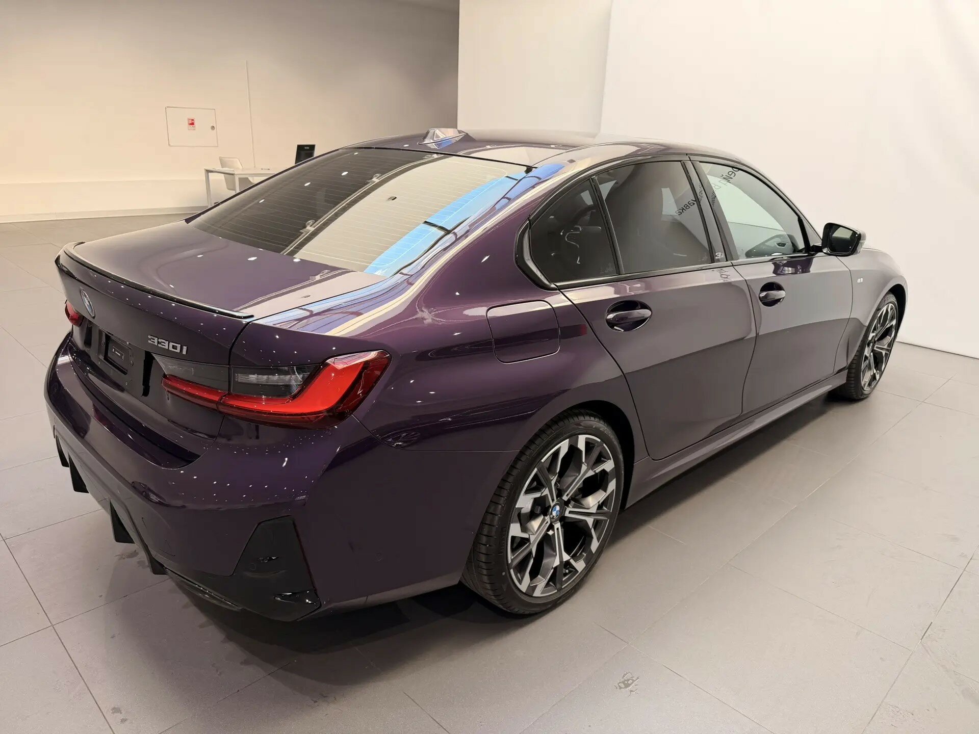 Автомобиль BMW 3 серии 330i 2.0 AT (245 л.с.) - 5