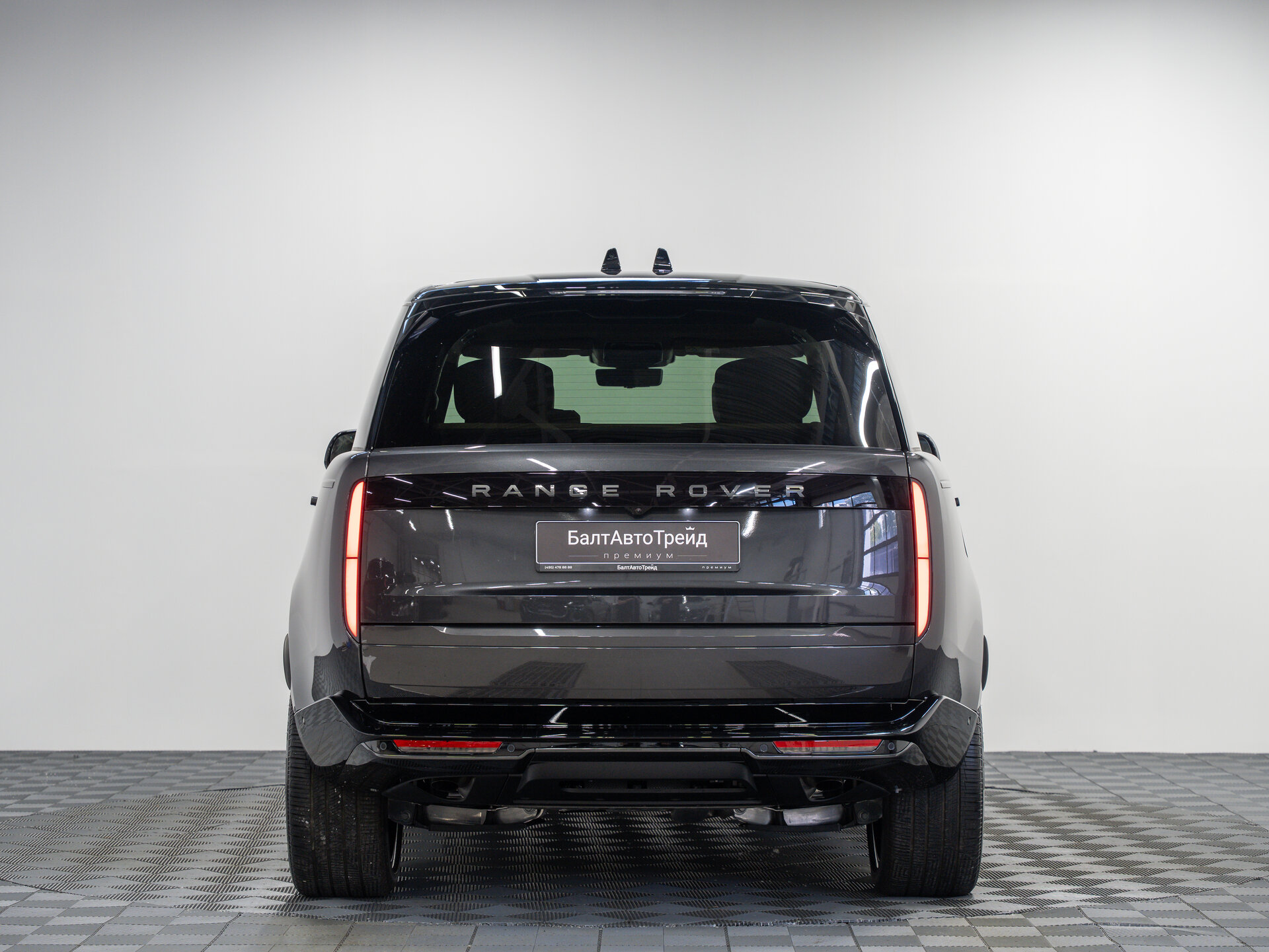 Автомобиль Land Rover Range Rover P400 MHEV 3.0 AT (400 л.с.) 4WD - 8