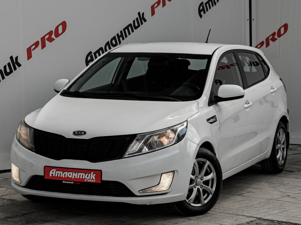 Купить Kia Rio 5-speed 1.6 MT (123 л.с.), 2014 в Екатеренбурге