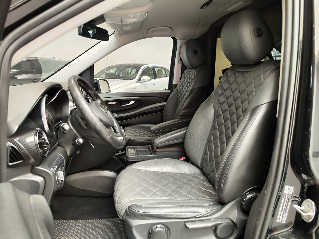 Автомобиль Mercedes-Benz V-Класс 250 d экстра длинный 2.1d AT (190 л.с.) 4WD - 7