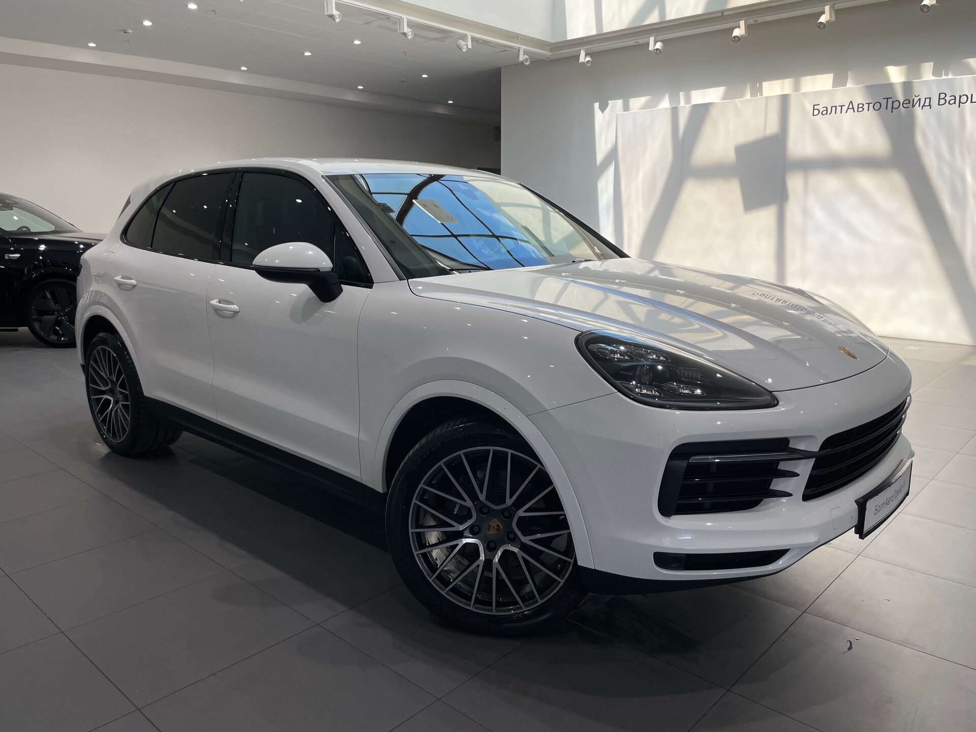 Автомобиль Porsche Cayenne 3.0 AT (340 л.с.) 4WD - 3