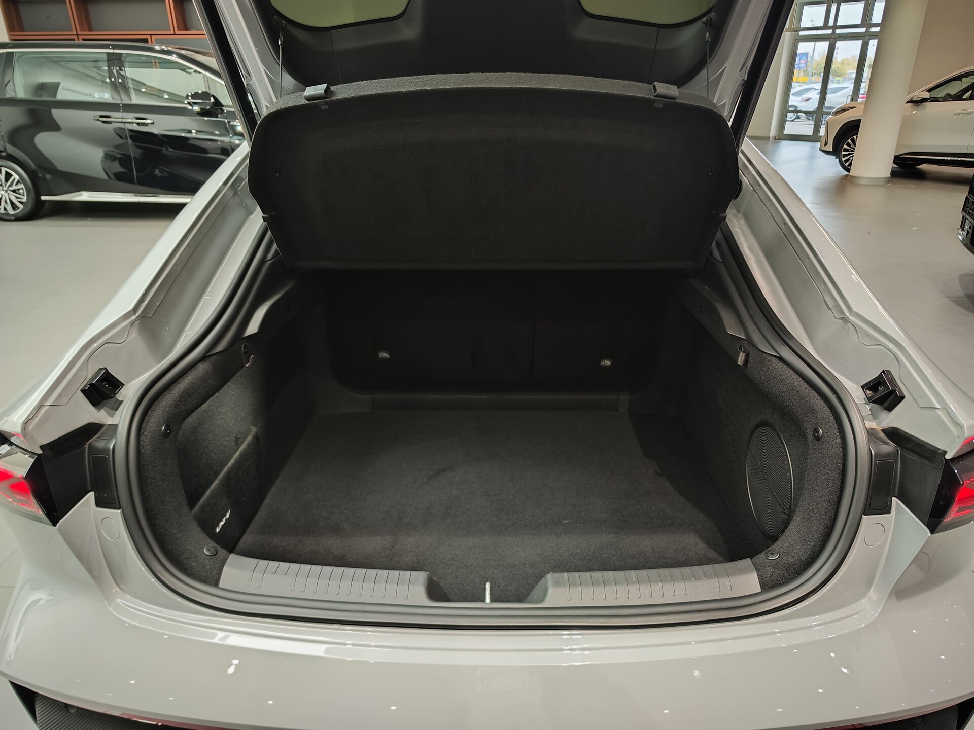 Автомобиль Changan UNI-V 1.5 AMT (181 л.с.) - 11
