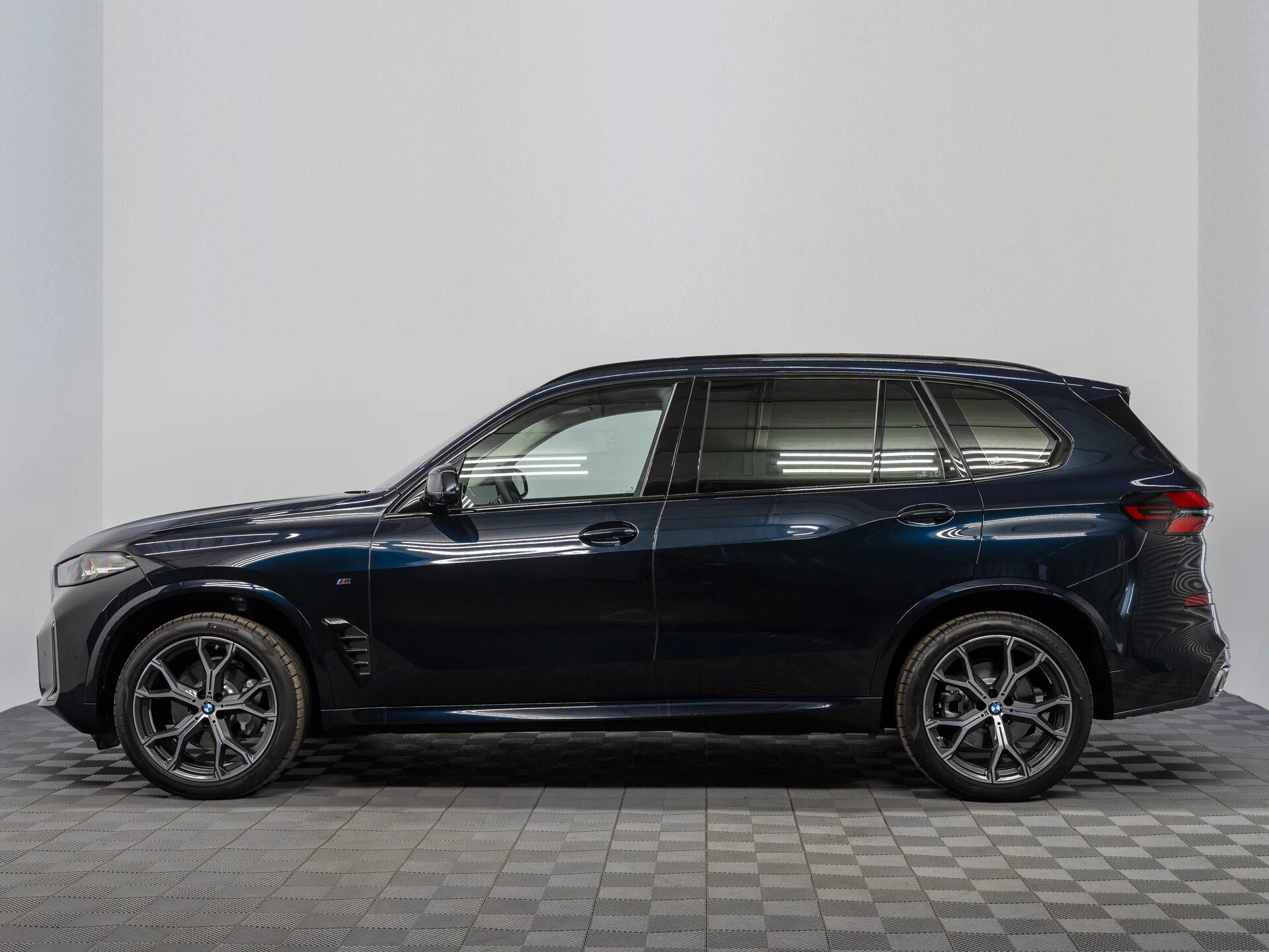 Автомобиль BMW X5 30Li 2.0 AT (258 л.с.) 4WD - 8