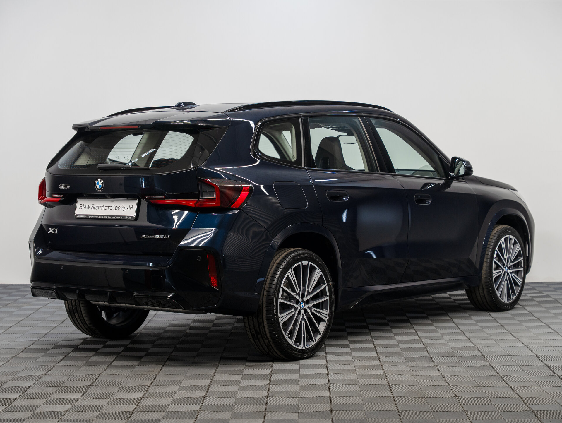 Автомобиль BMW X1 25Li xDrive 2.0 AMT (204 л.с.) 4WD - 5