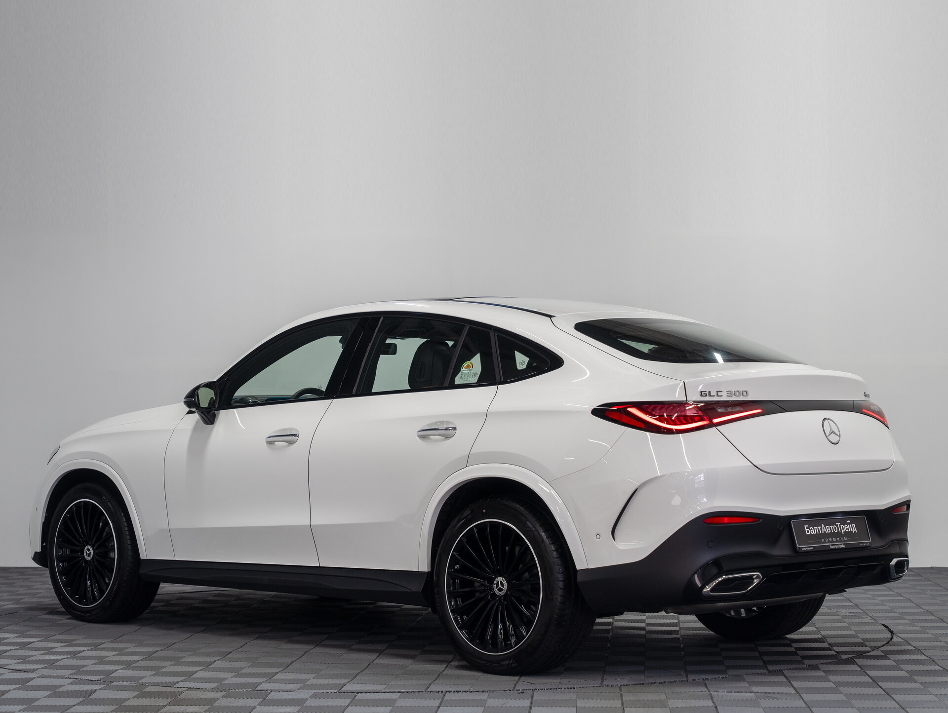 Автомобиль Mercedes-Benz GLC Coupe 300 2.0 AT (258 л.с.) 4WD - 10