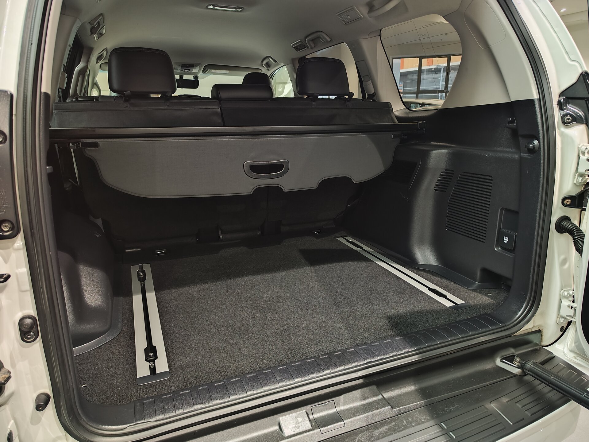 Автомобиль Toyota Land Cruiser Prado 4.0 AT (249 л.с.) 4WD - 10