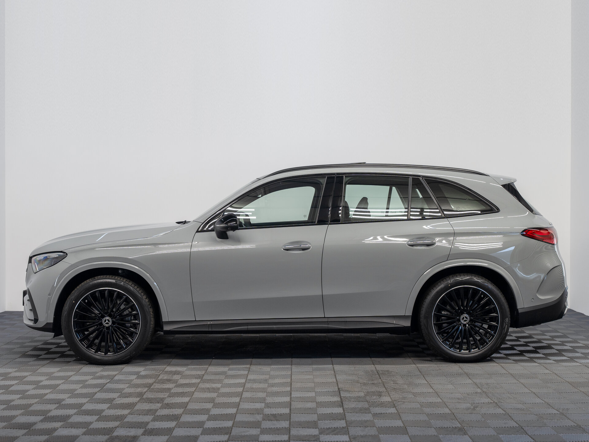 Автомобиль Mercedes-Benz GLC 300 2.0 AT (258 л.с.) 4WD - 8