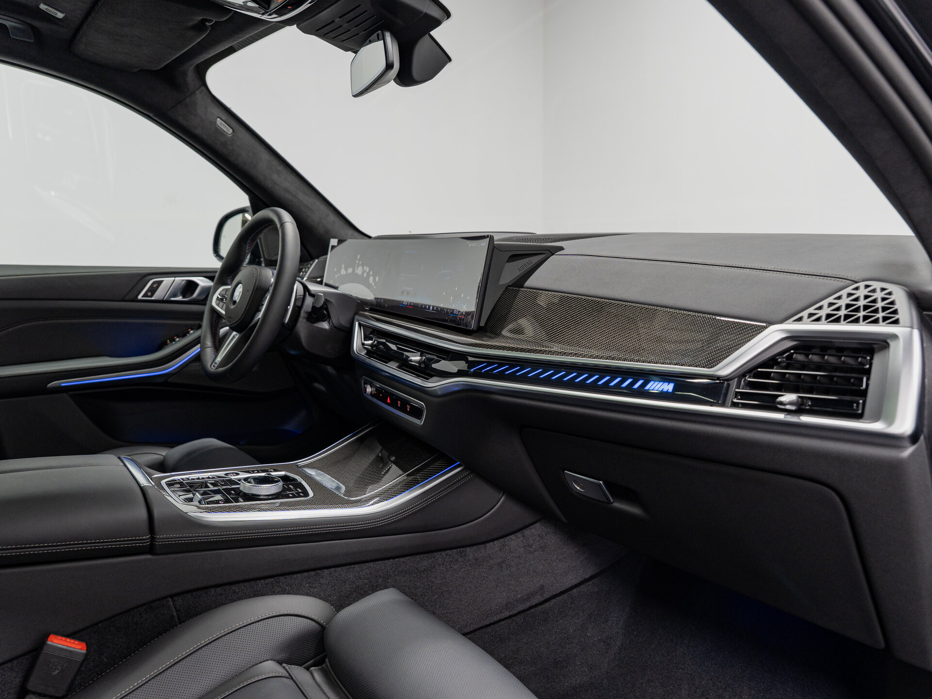 Автомобиль BMW X5 M60i 4.4 AT (530 л.с.) 4WD - 14