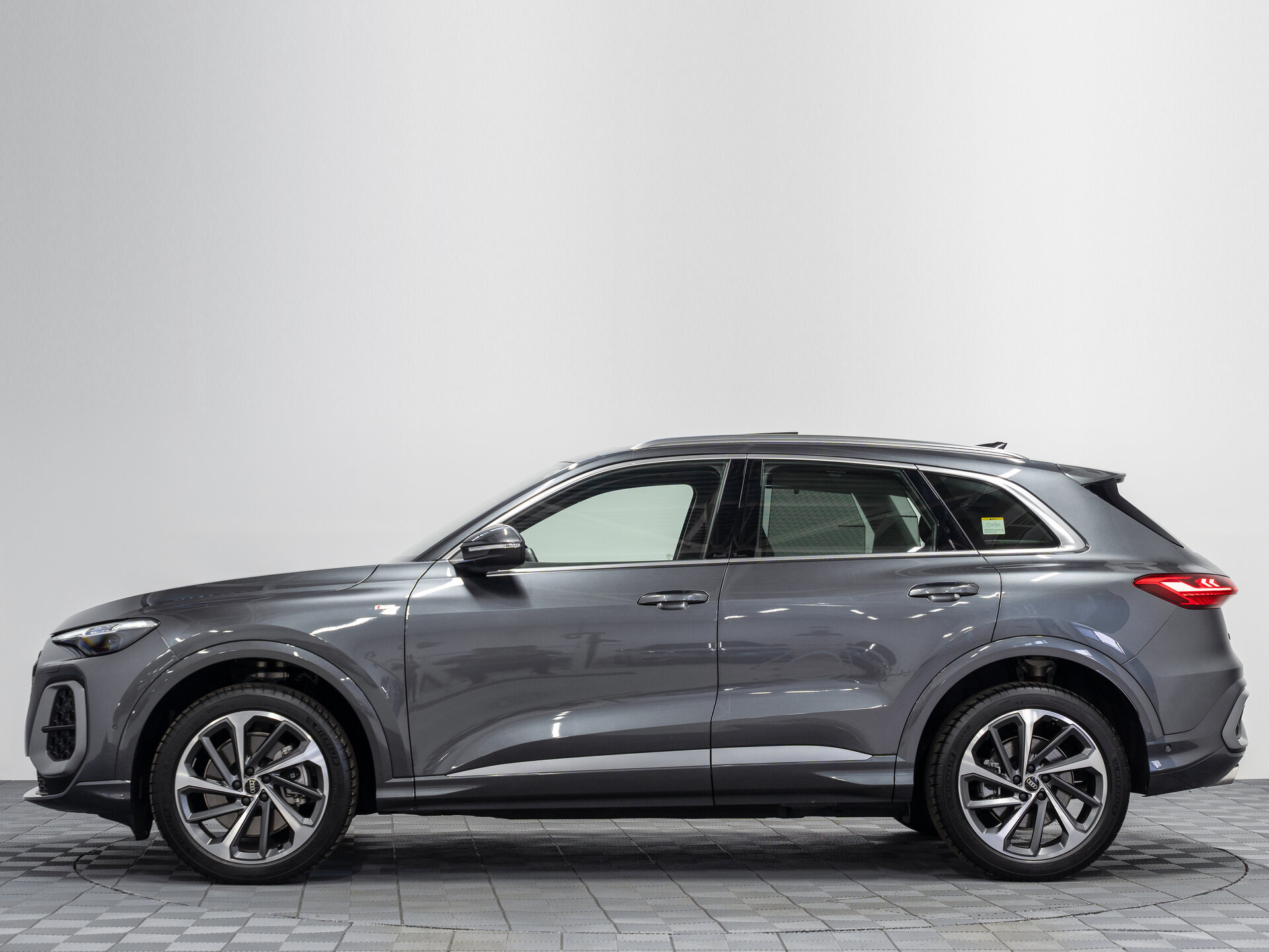 Автомобиль Audi Q5 40 TDI 2.0d AMT (204 л.с.) 4WD - 11