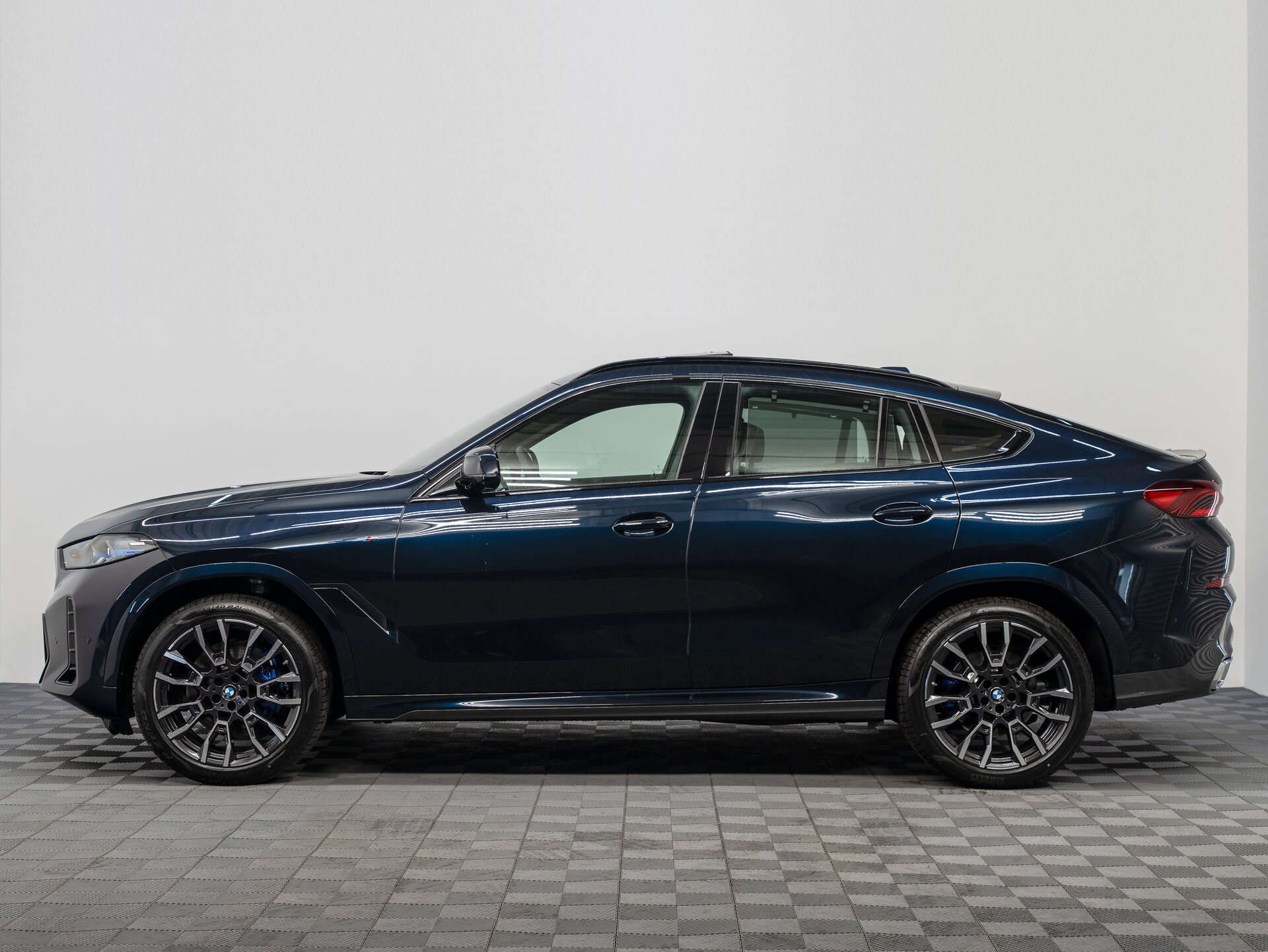 Автомобиль BMW X6 40i 3.0 AT (381 л.с.) 4WD - 8