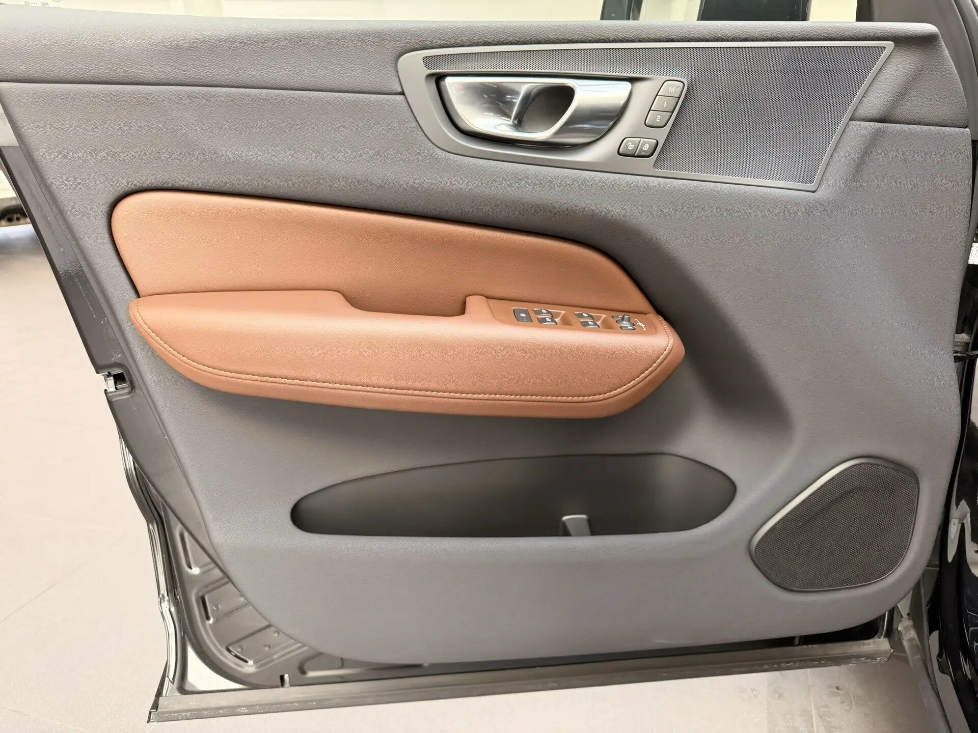 Автомобиль Volvo XC60 2.0 AT (250 л.с.) 4WD - 9